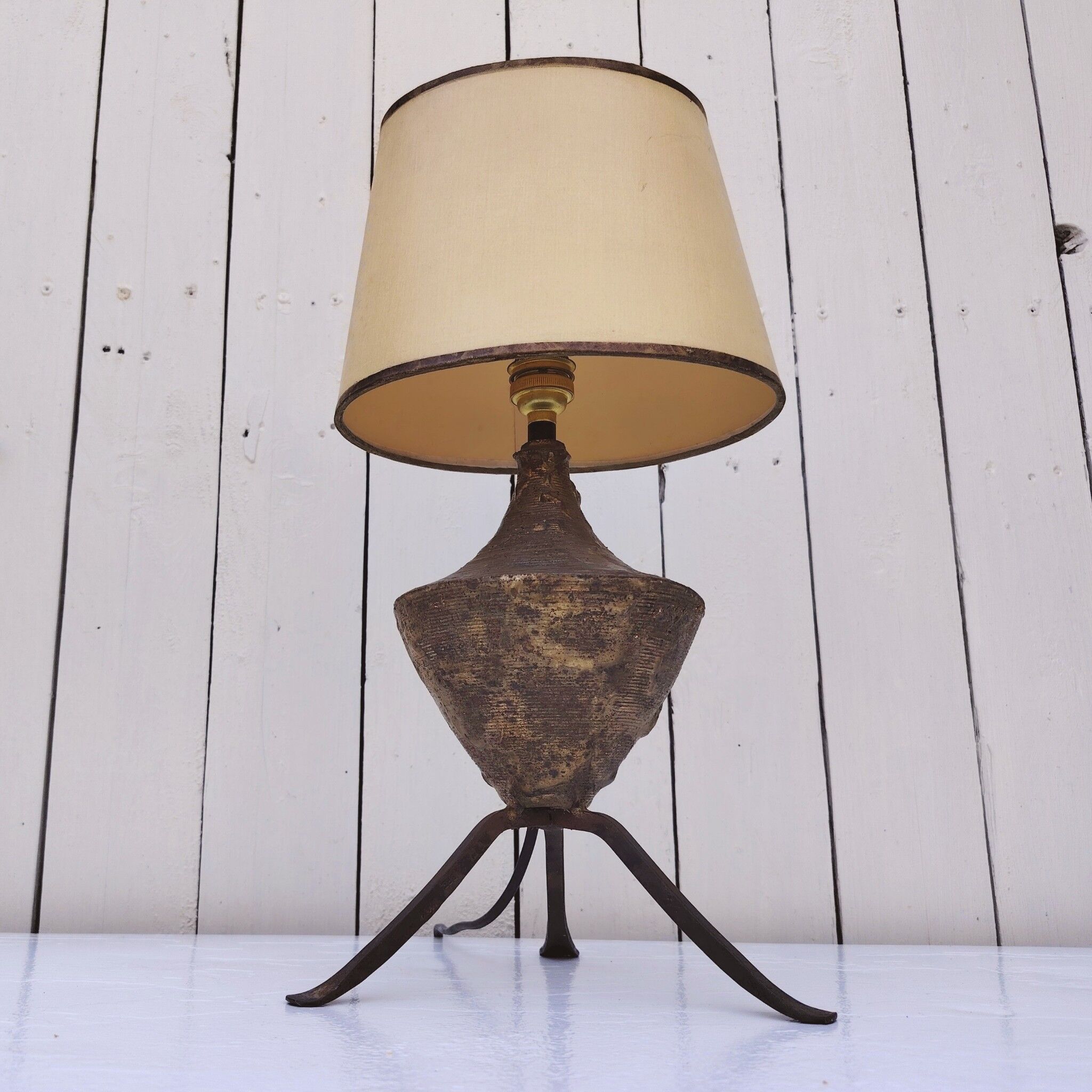 Brutalist lamp, patinated gold metal, Max Bre, 70s