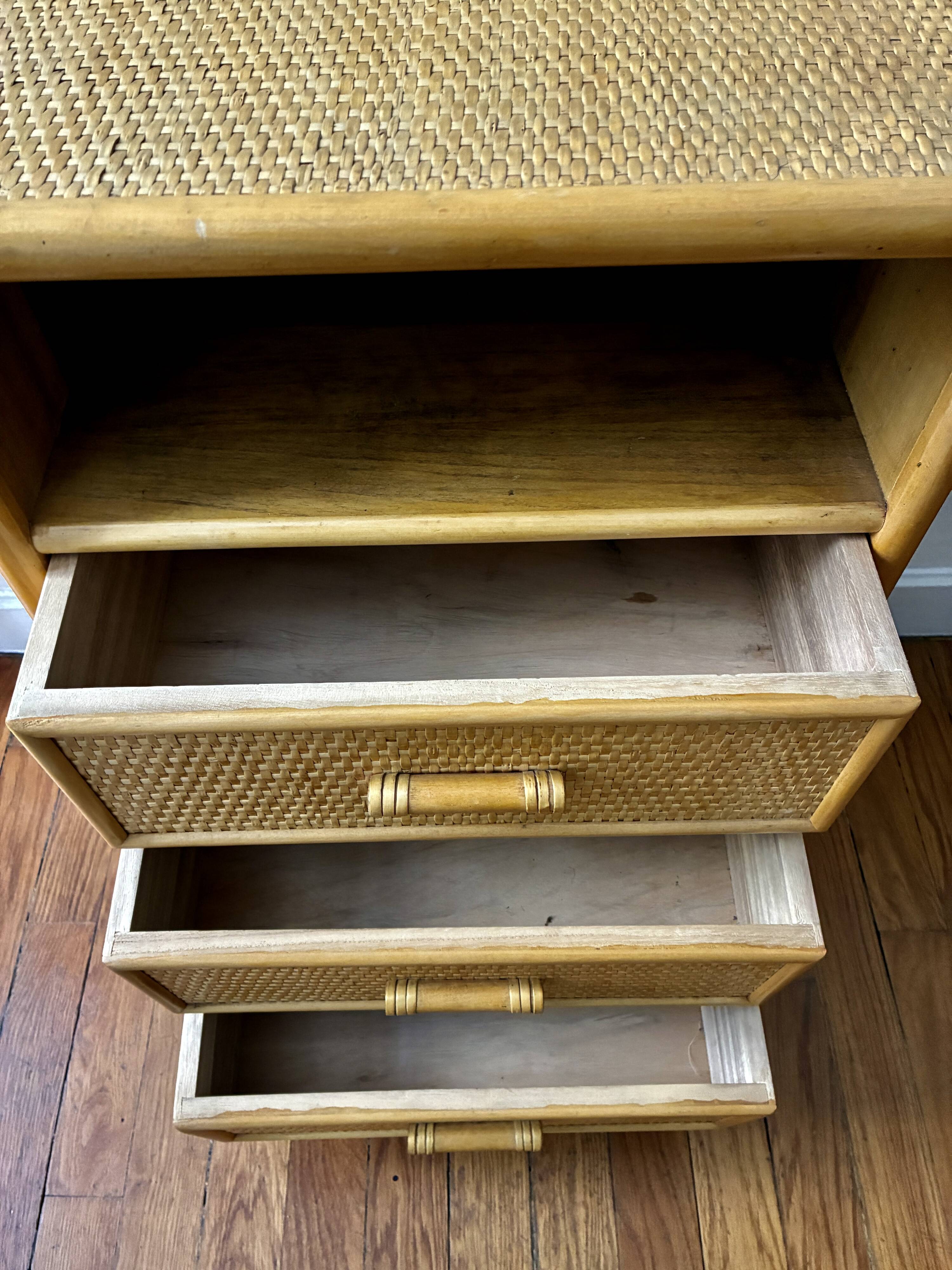 Petit meuble chiffonnier rotin et bambou