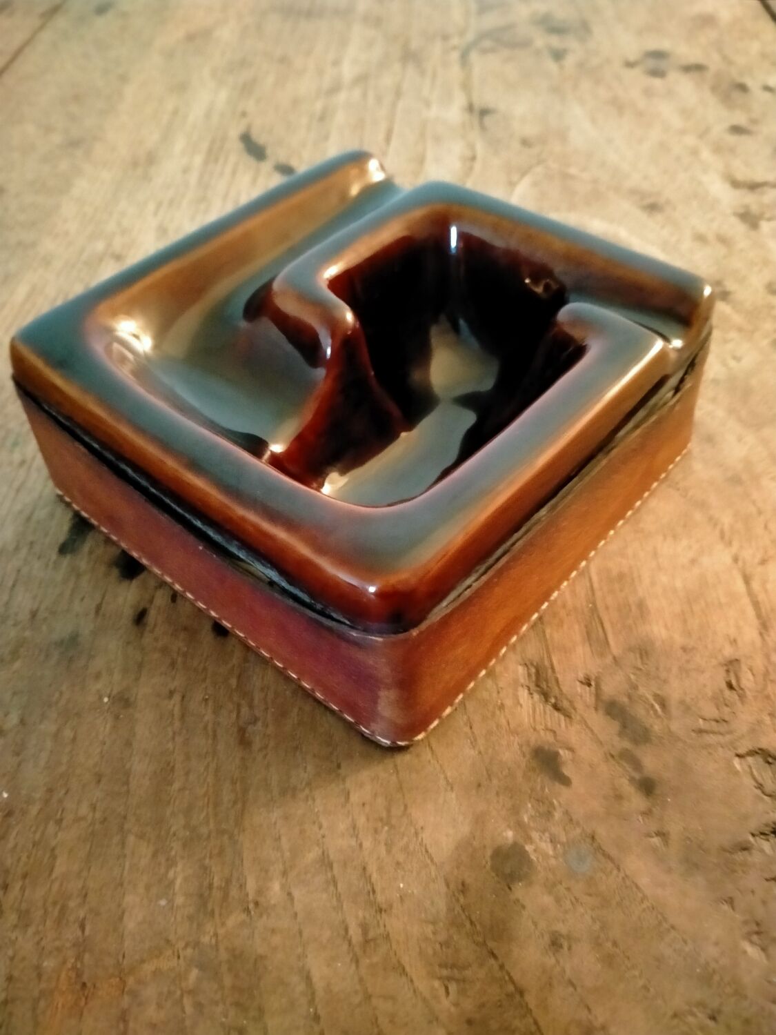 Longchamp pipe holder ashtray