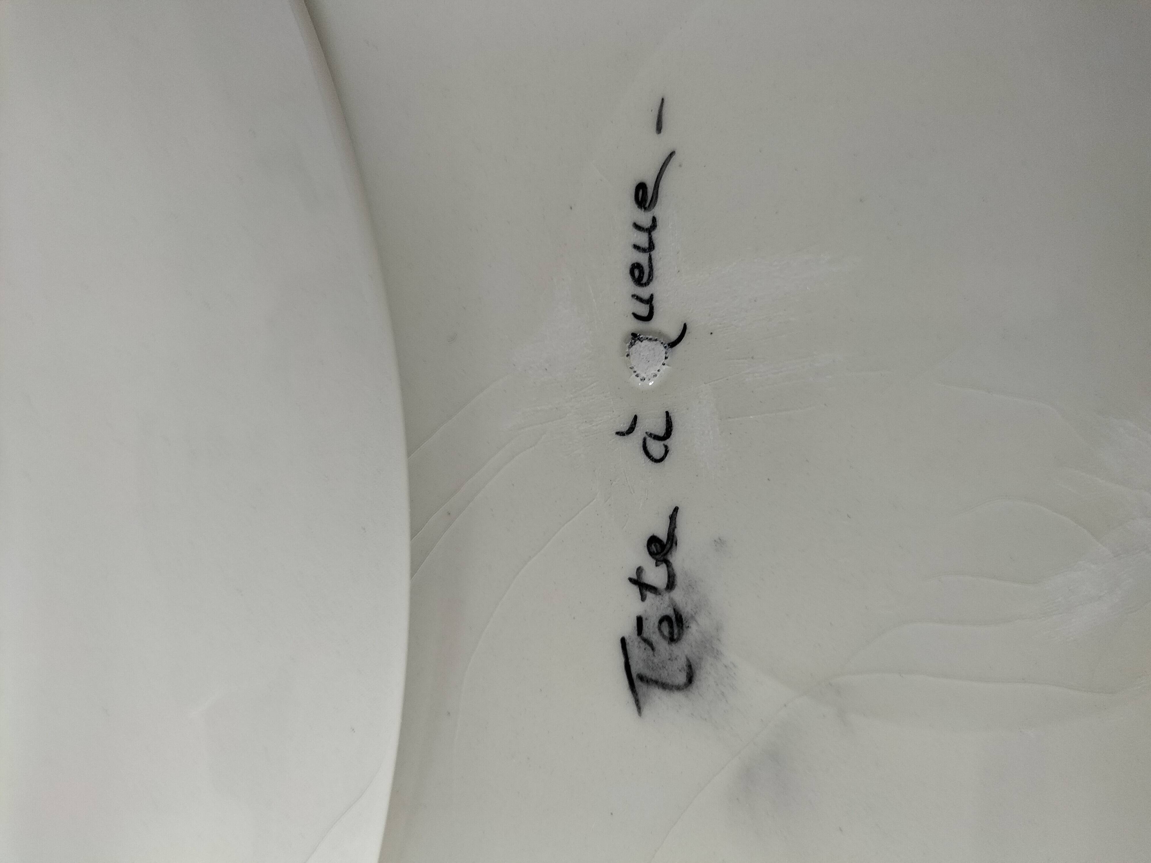 Set of two large ceramic plates – fish "head to tail" design