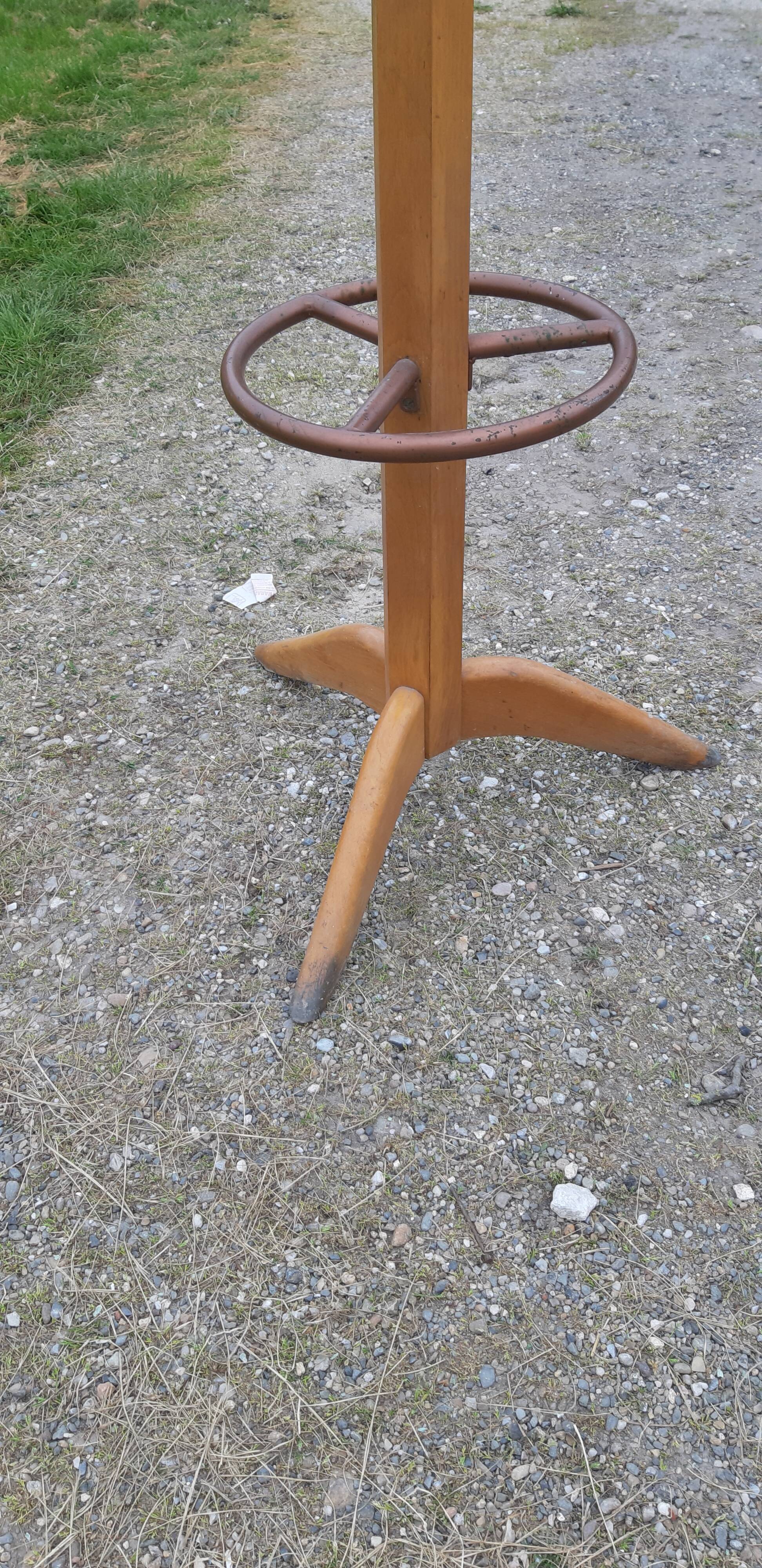 Stella coat rack