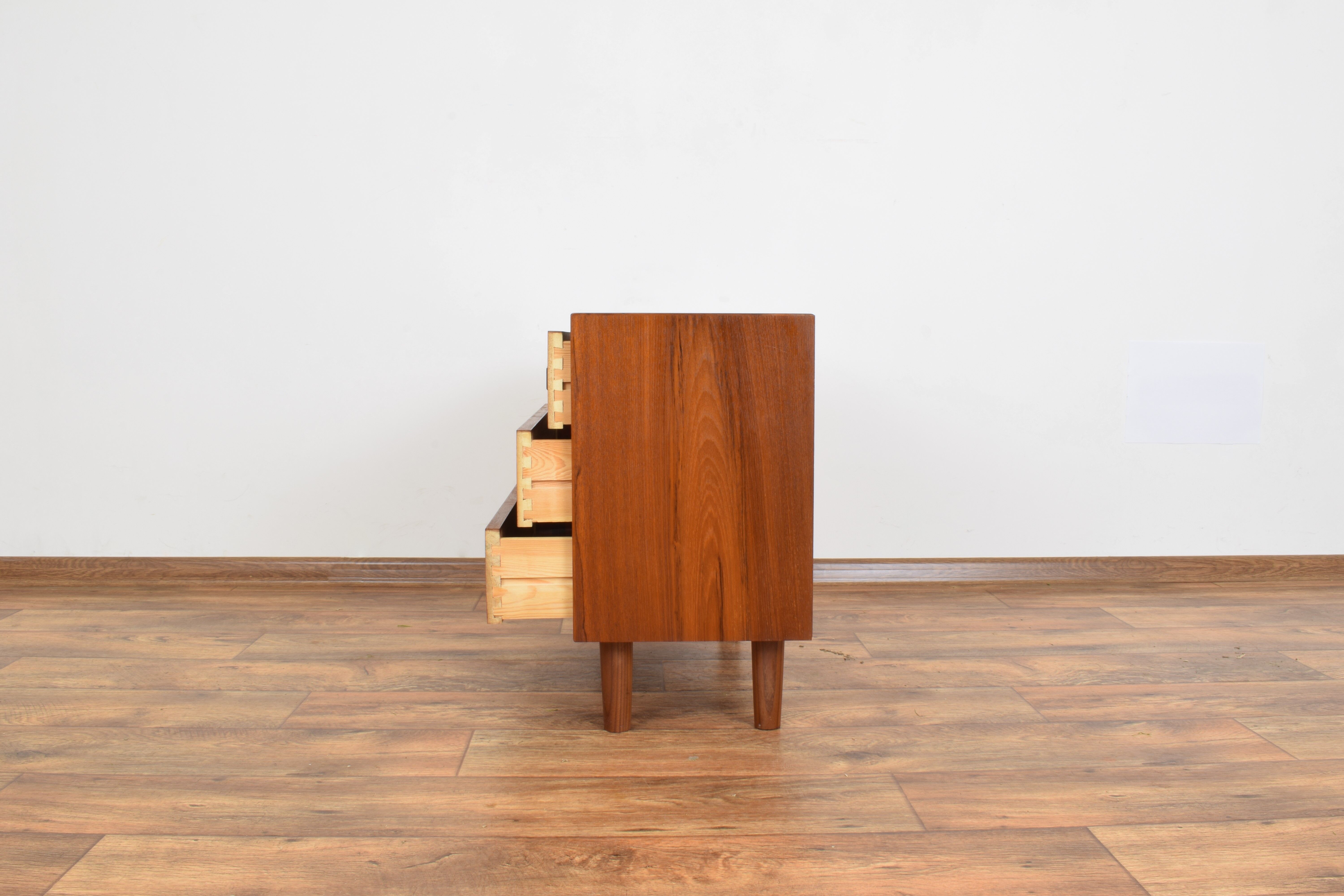 Commode en teck danoise années 1960