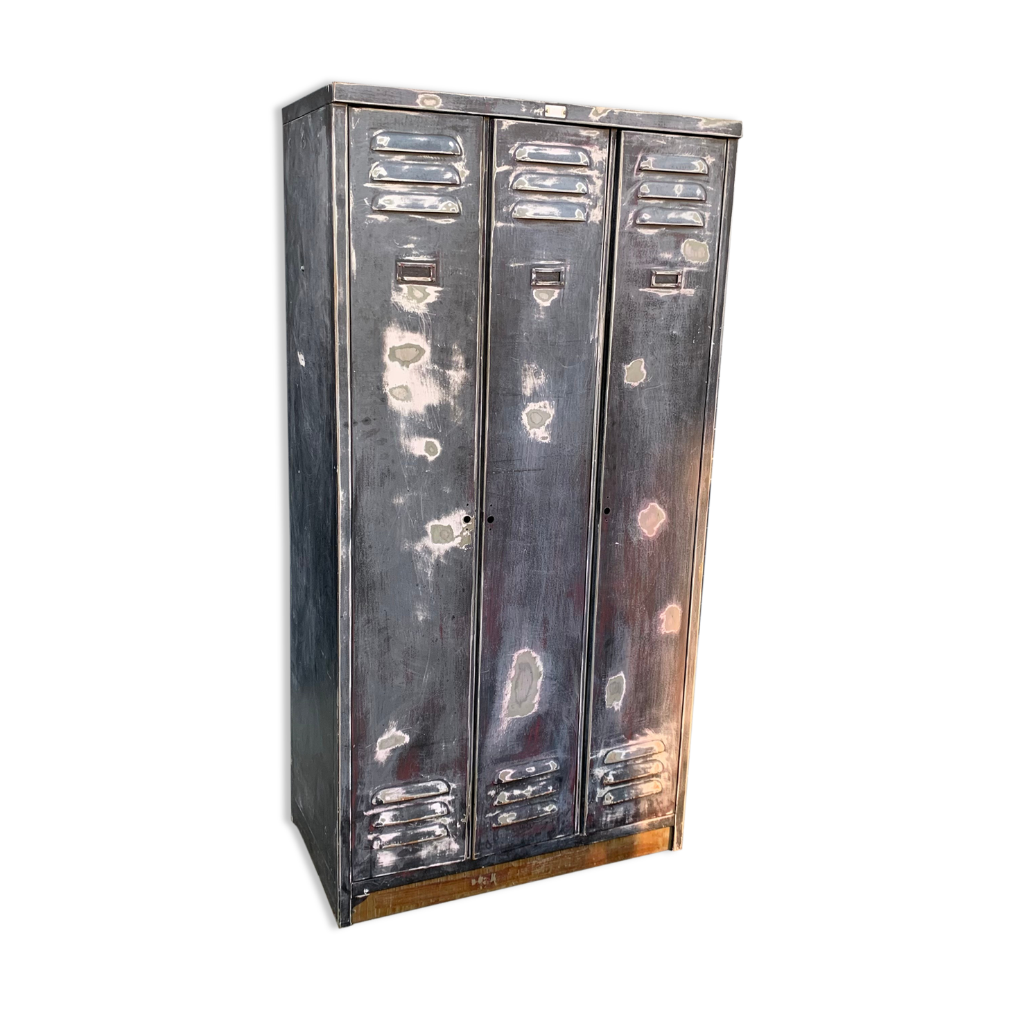 Industrial locker cabinet