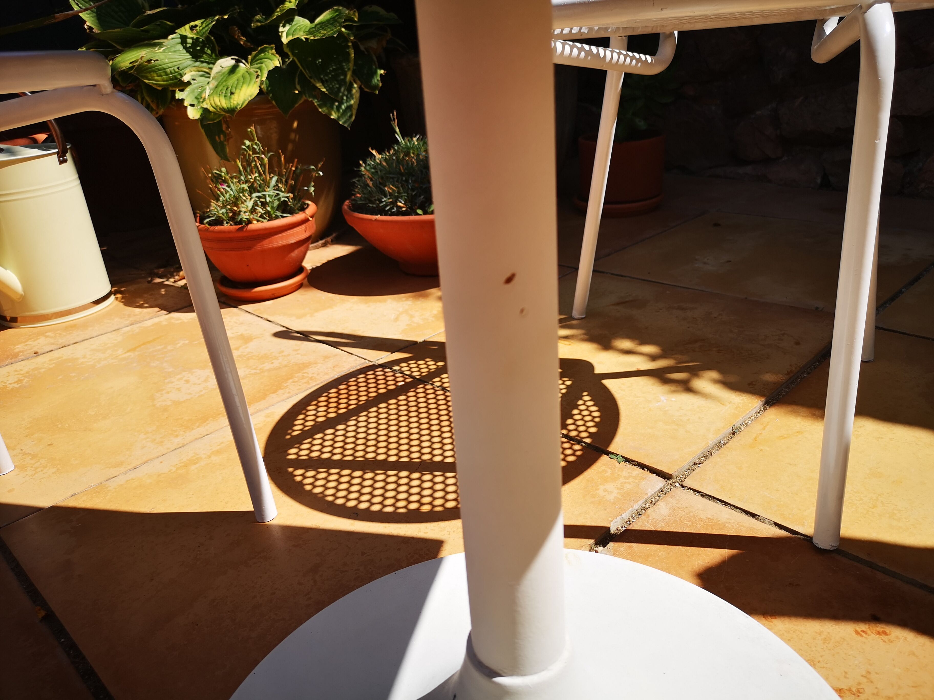 Tulip foot bistro table and 3 bistro chairs