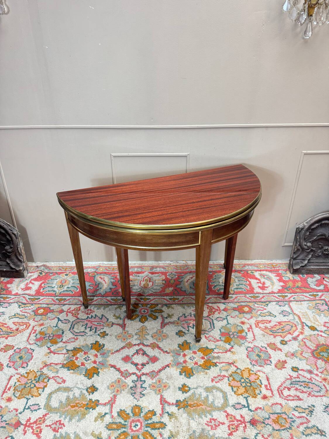 Table demi lune formant console et table de salle à manger en acajou d