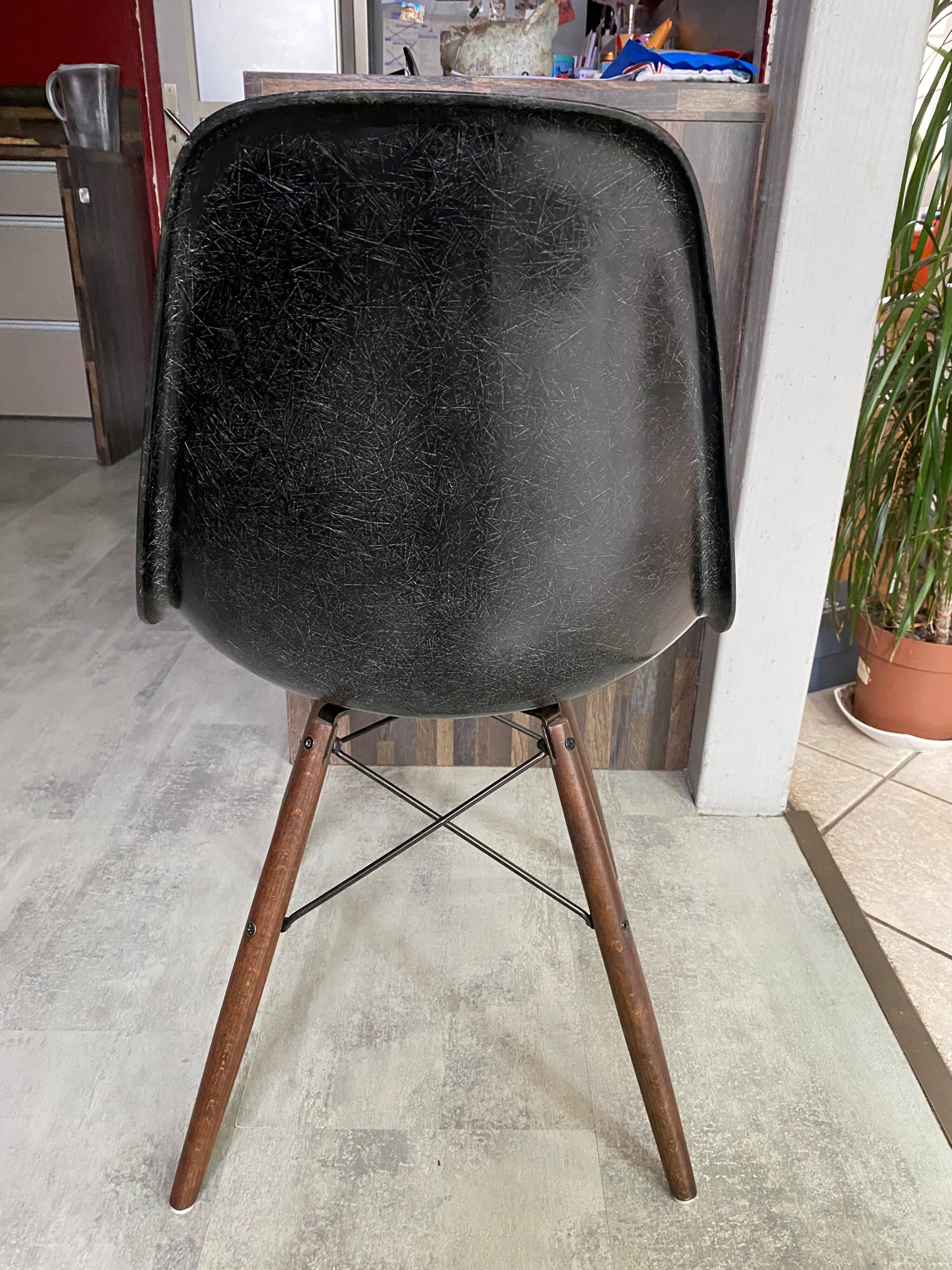 DSW chair, black fiber, black dowel, walnut, Eames, Herman Miller, vintage 1950