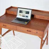 Danish teak desk, Model 64, by Arne Wahl Iversen for Vinde Møbelfabrik, 196