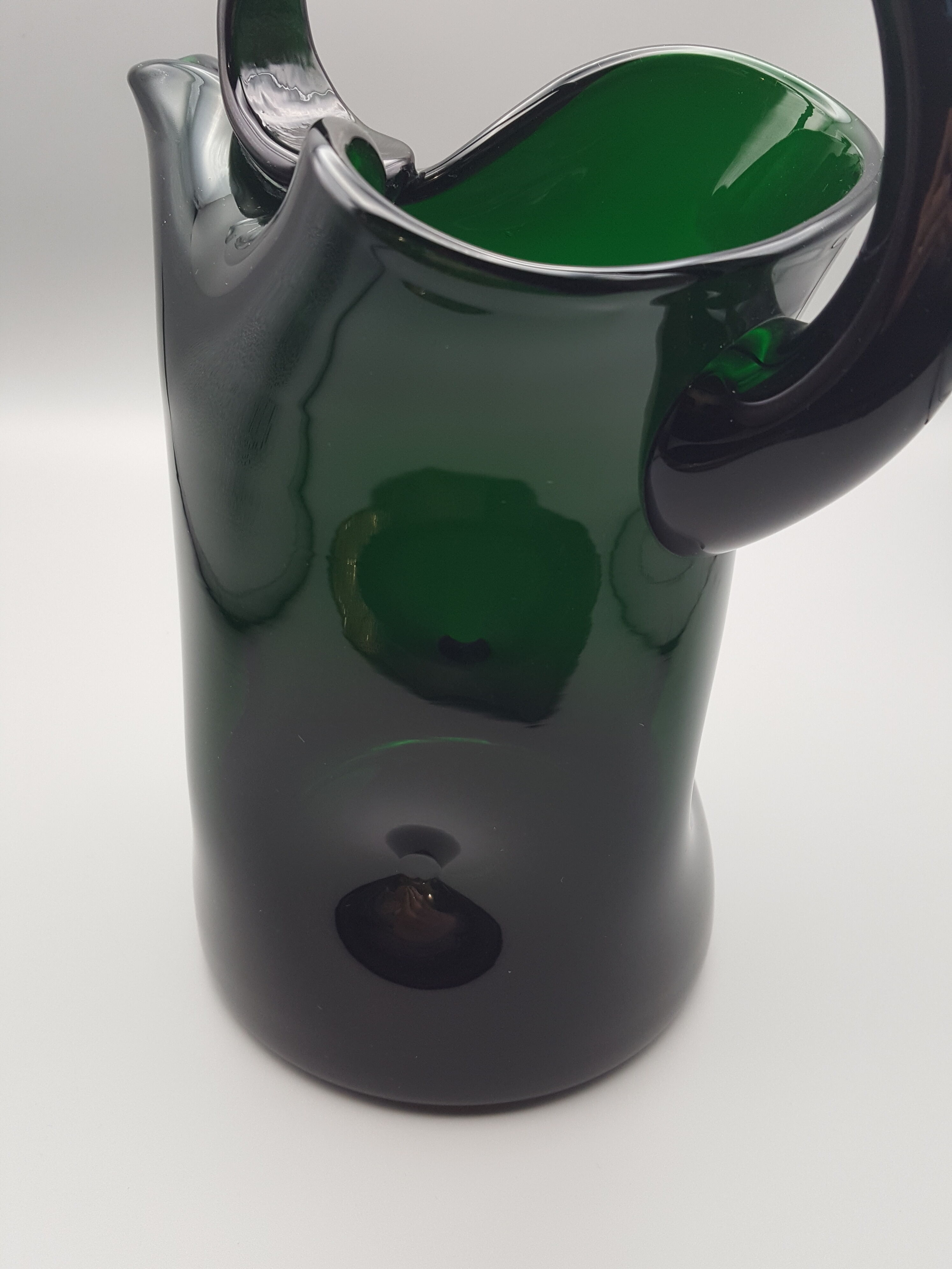 thick blown glass carafe pitcher 2 kg