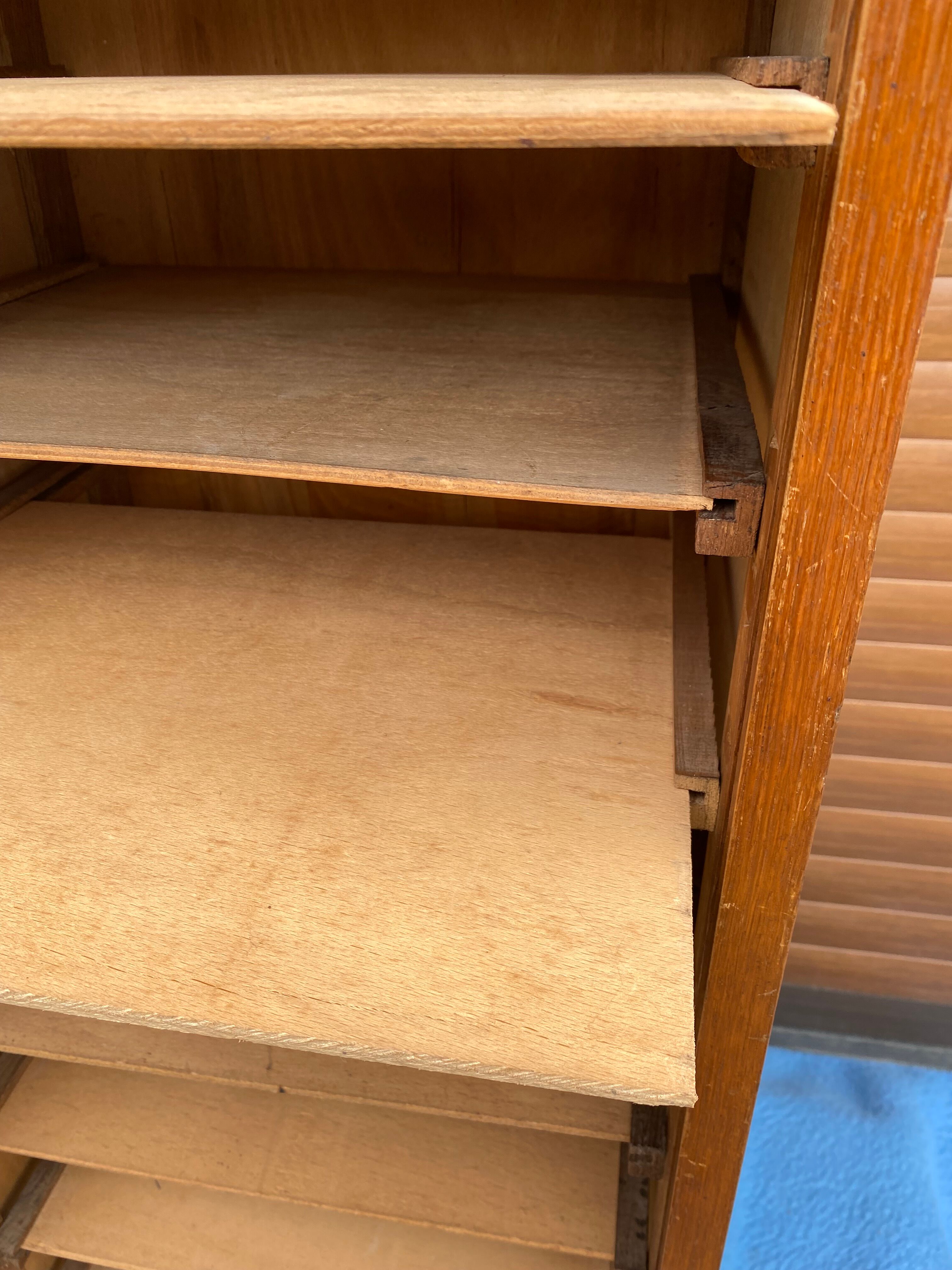 Curtain cabinet binder