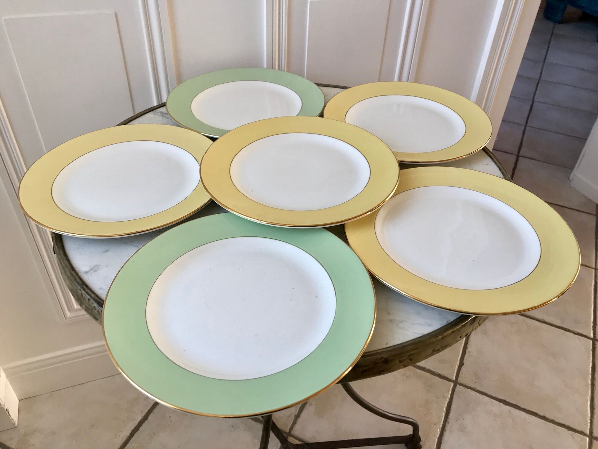 Set of 4 flat plates Saint-Amand pastel yellow and almond green 60s