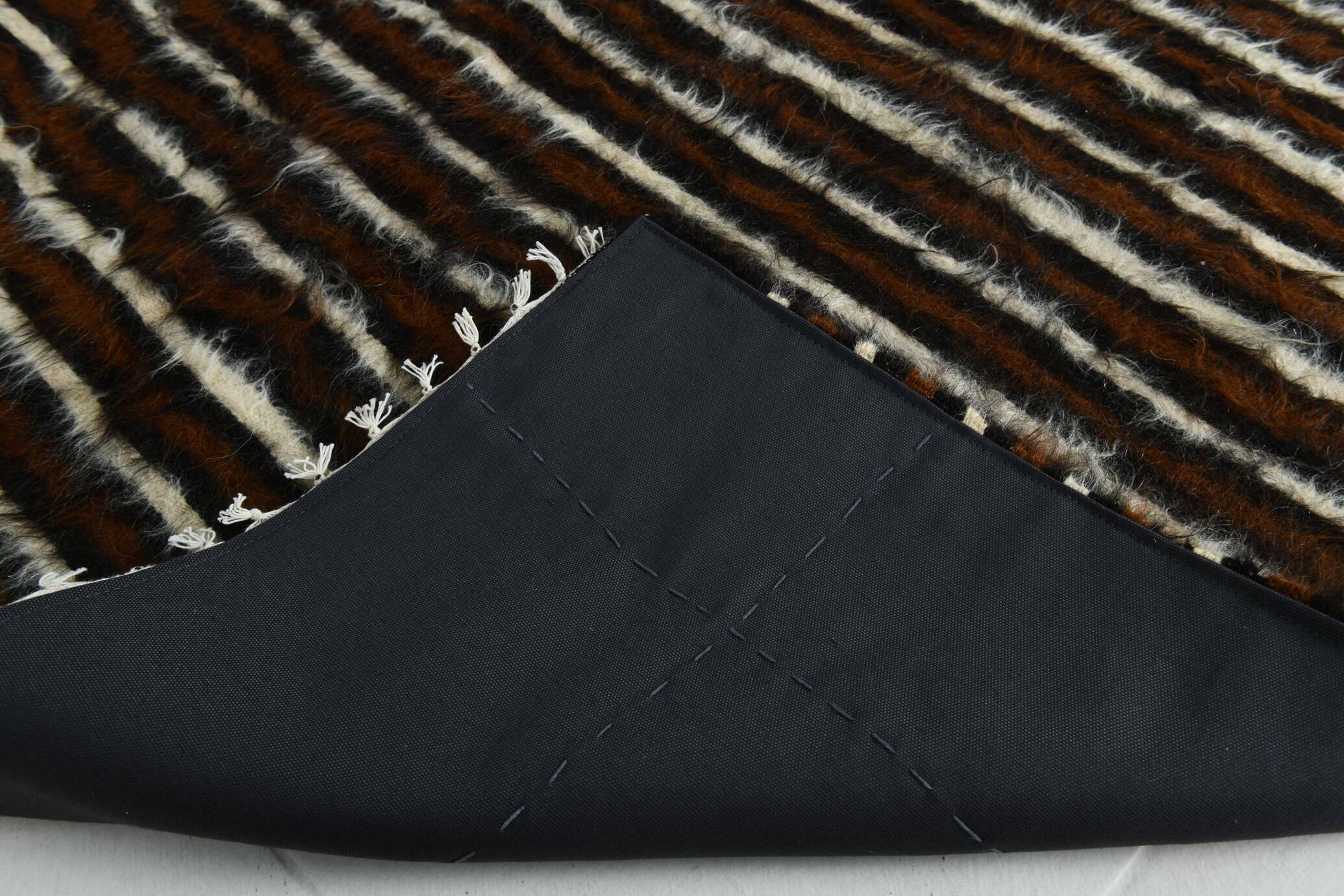 %100 Wool Handwoven Turkish Vintage Kilim Rug, 136x196 Cm