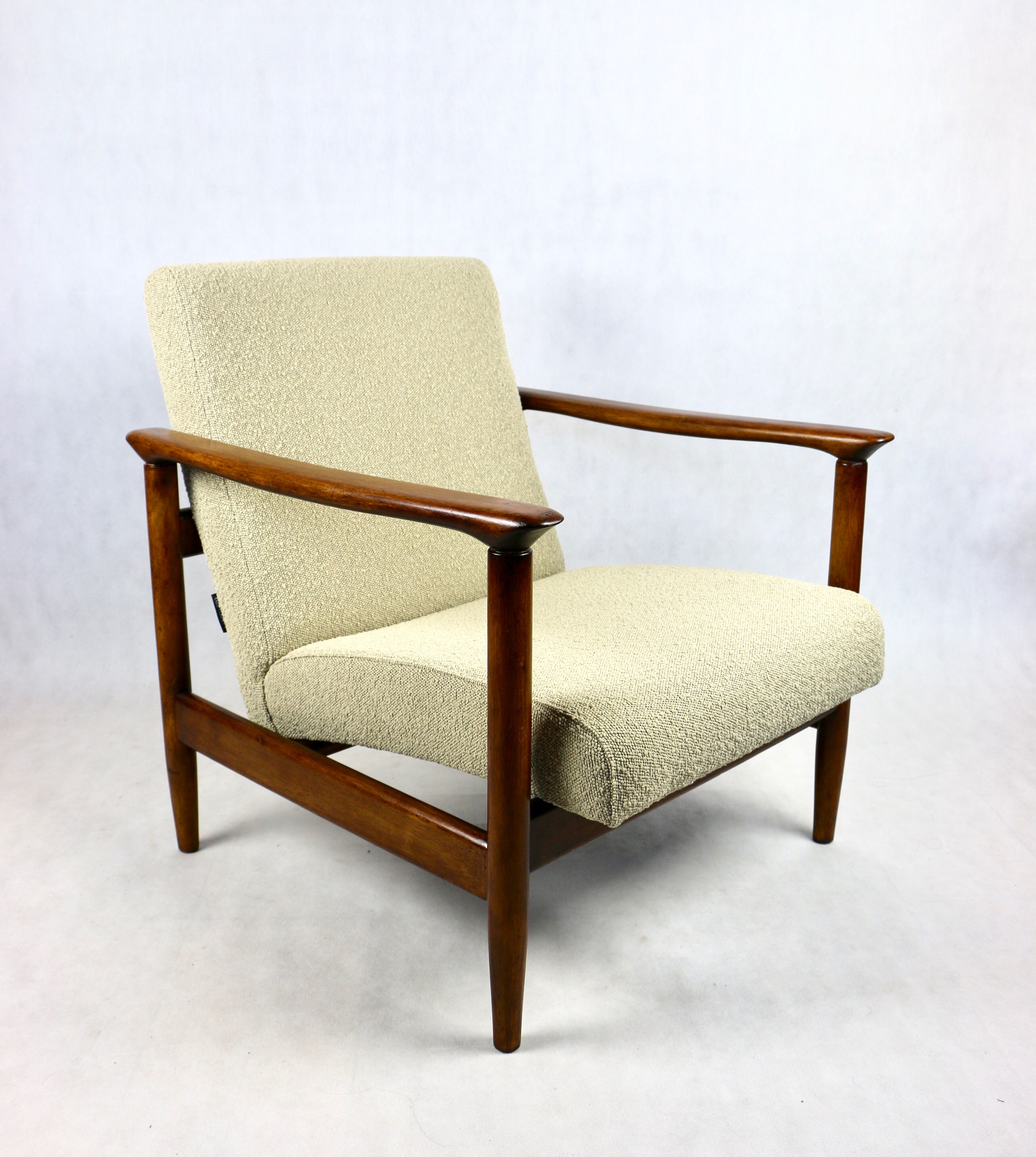 Beige boucle GFM-142 armchair, 1970s