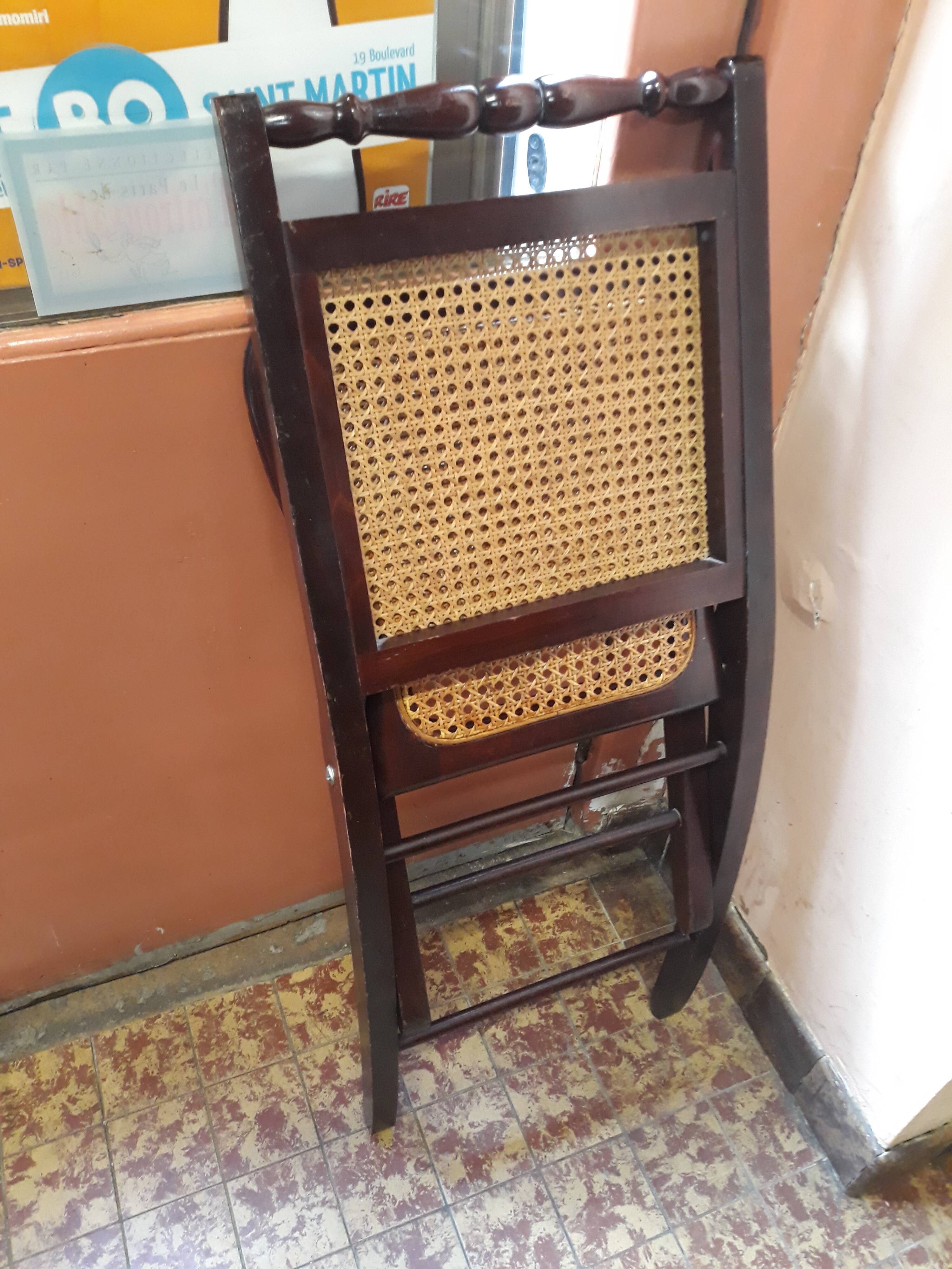 English-style folding chair