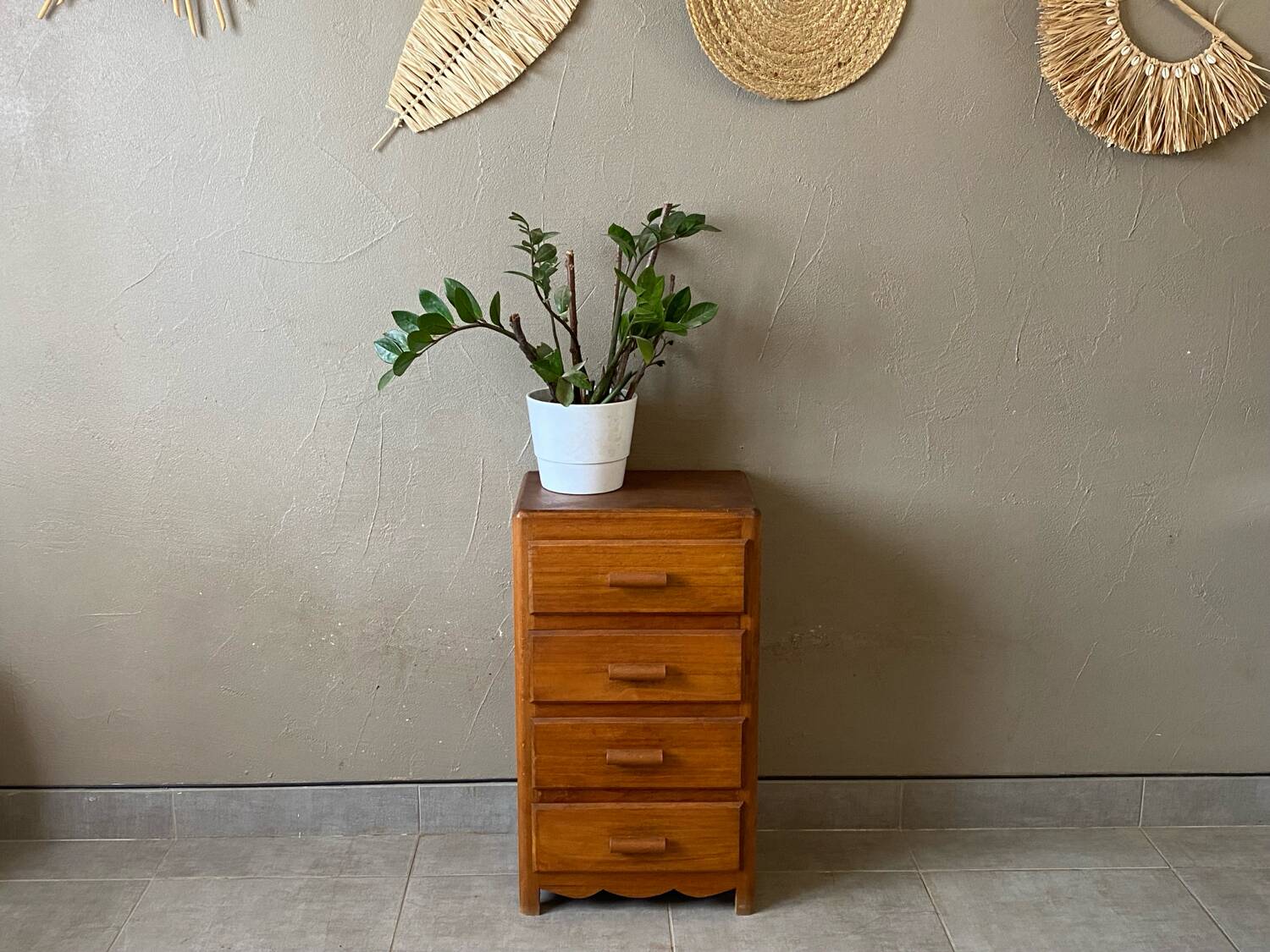 Vintage vintage chiffonier