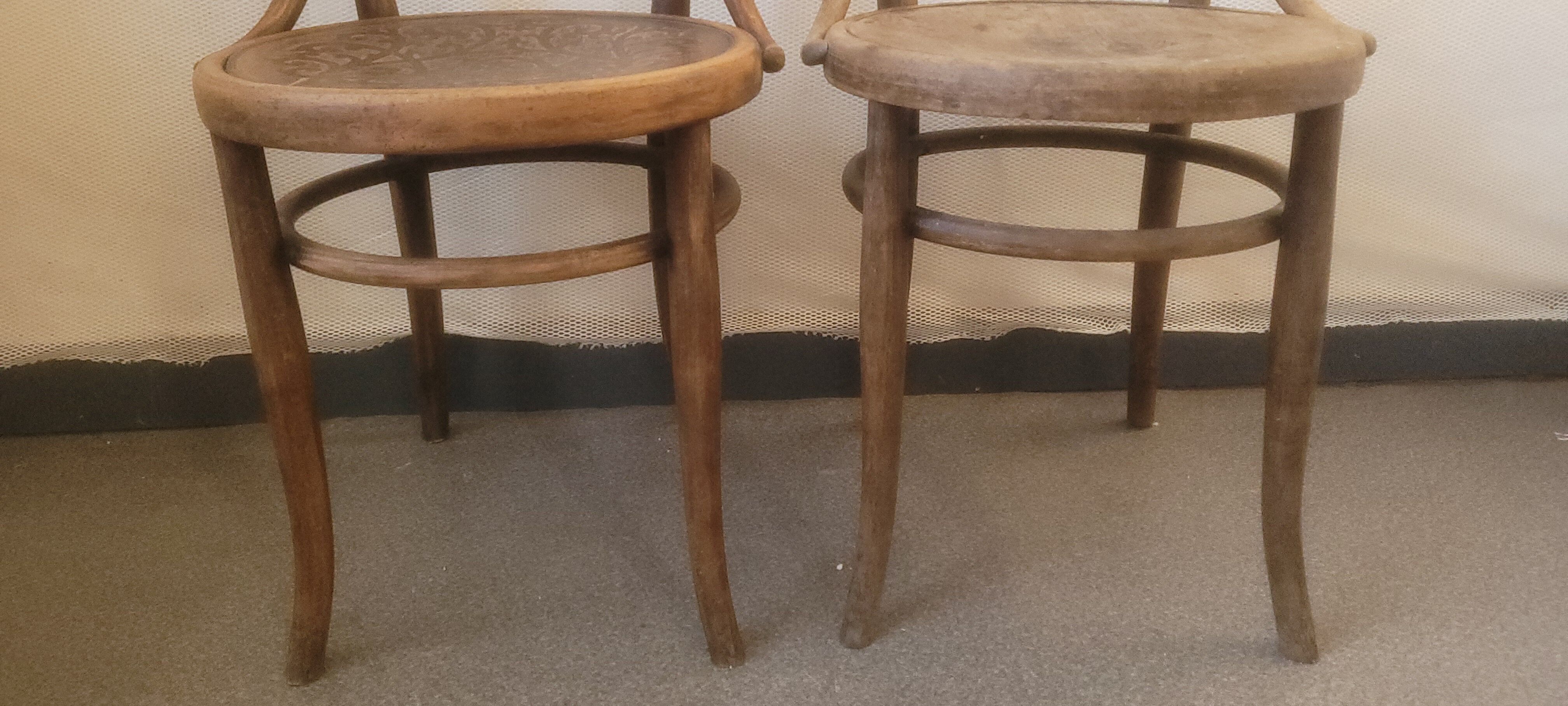 Pair of chairs bistrot