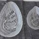 2 plats ou coupes en verre cygnes