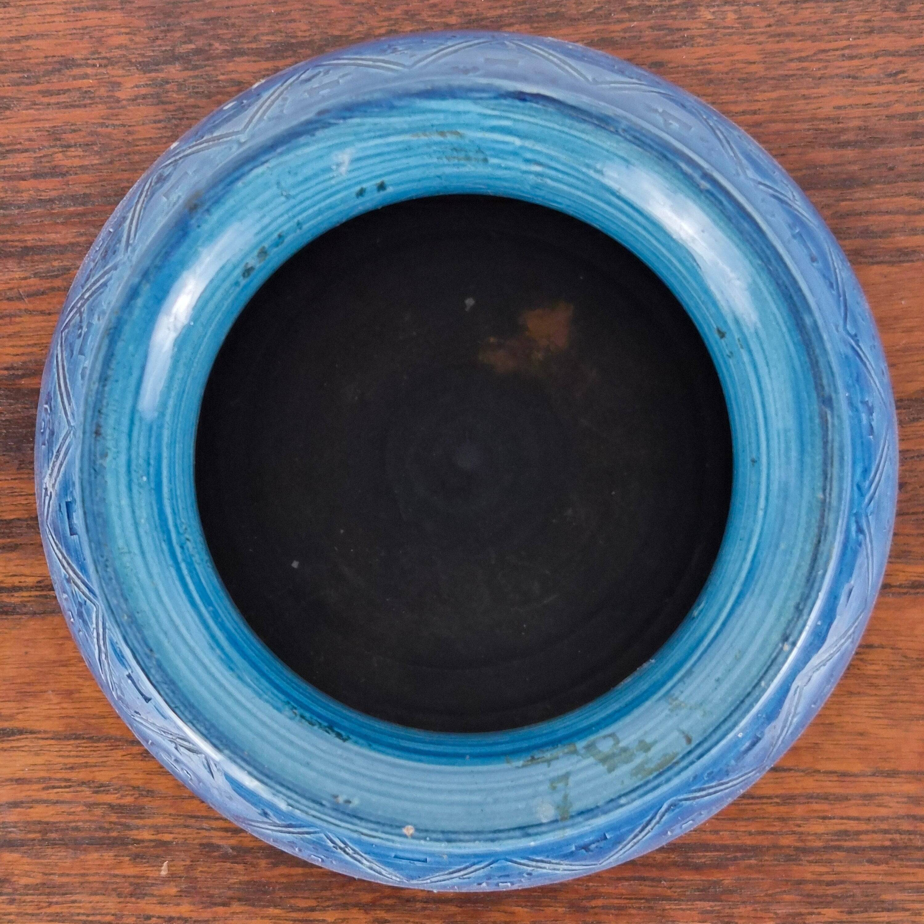 Glazed terracotta vase Rimini Blue by Aldo Londi for Bitossi, Italy, 1960.