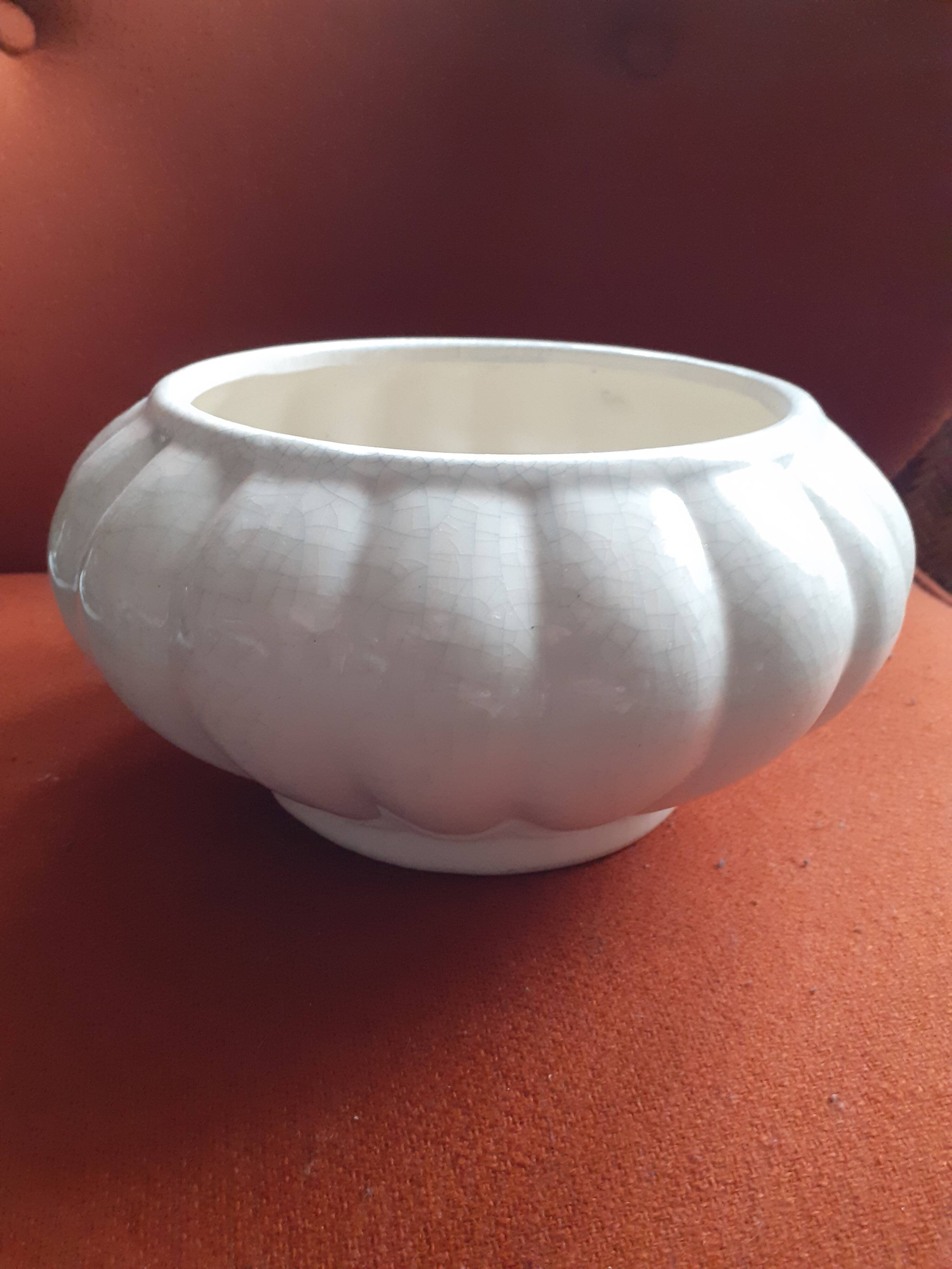 Vintage crackled effect ceramic