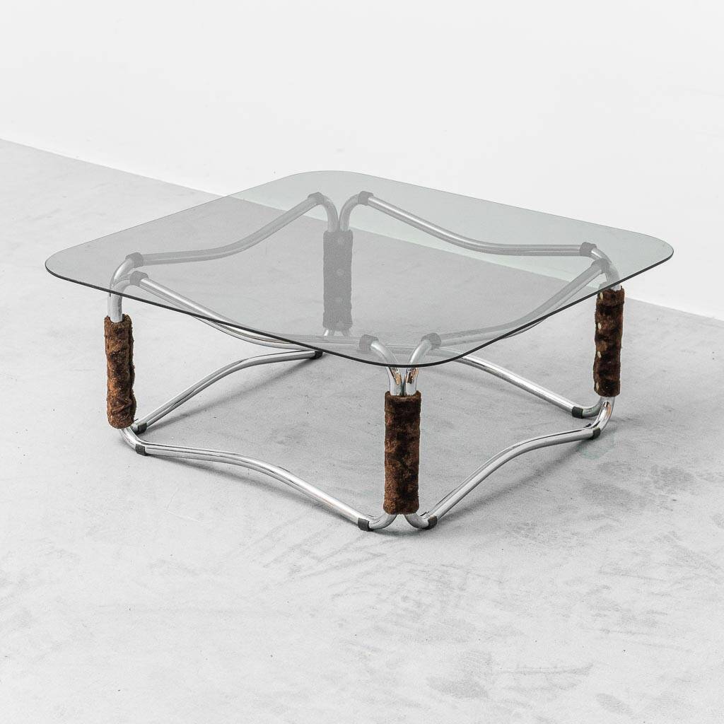 Table basse moderniste en verre fumé et acier chromé, années 1970