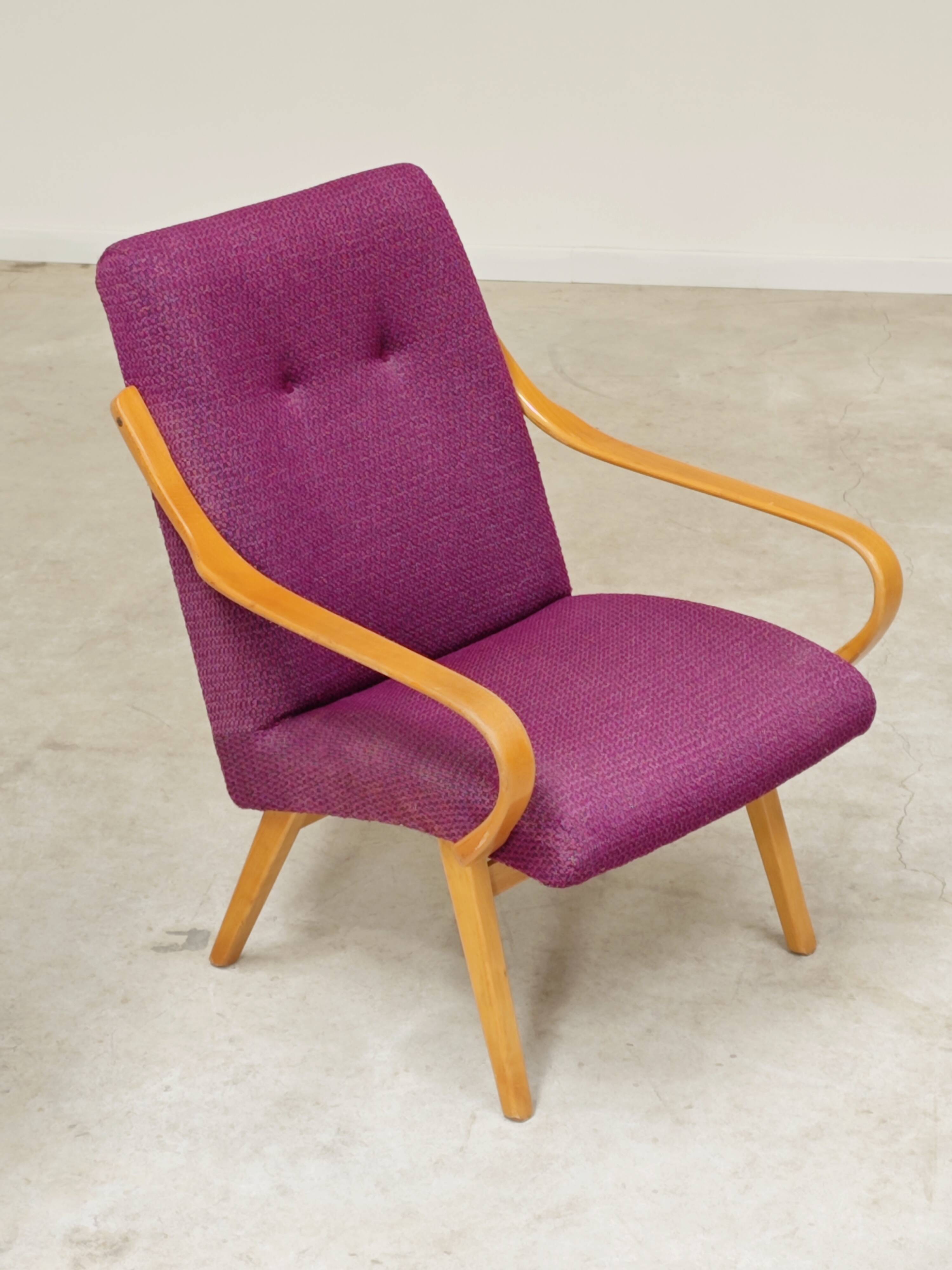 Pair of 6953 purple armchairs by Jaroslav Smidek for TON (Thonet)