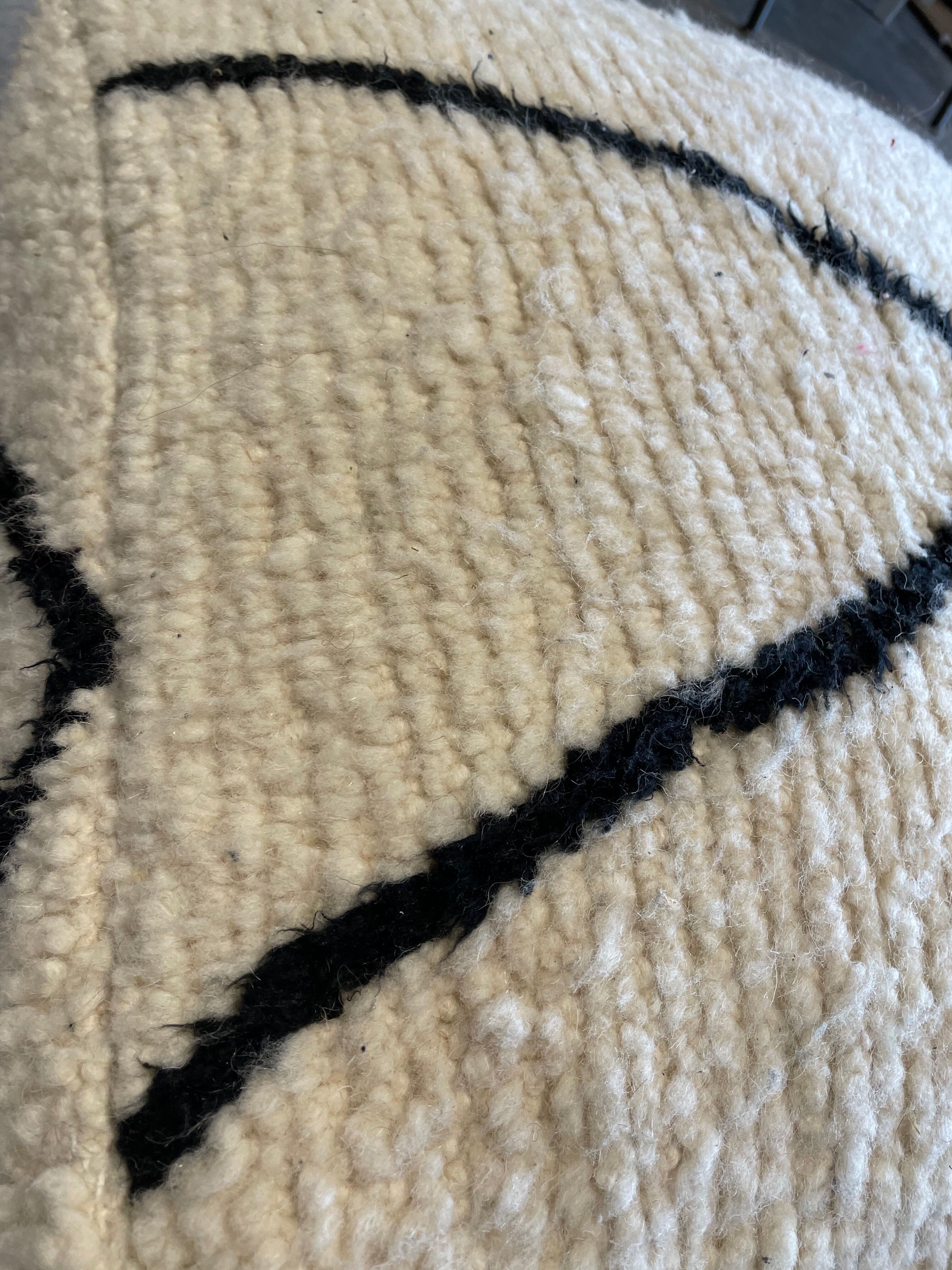 Moroccan berber pouf of sol Beni Ouarain