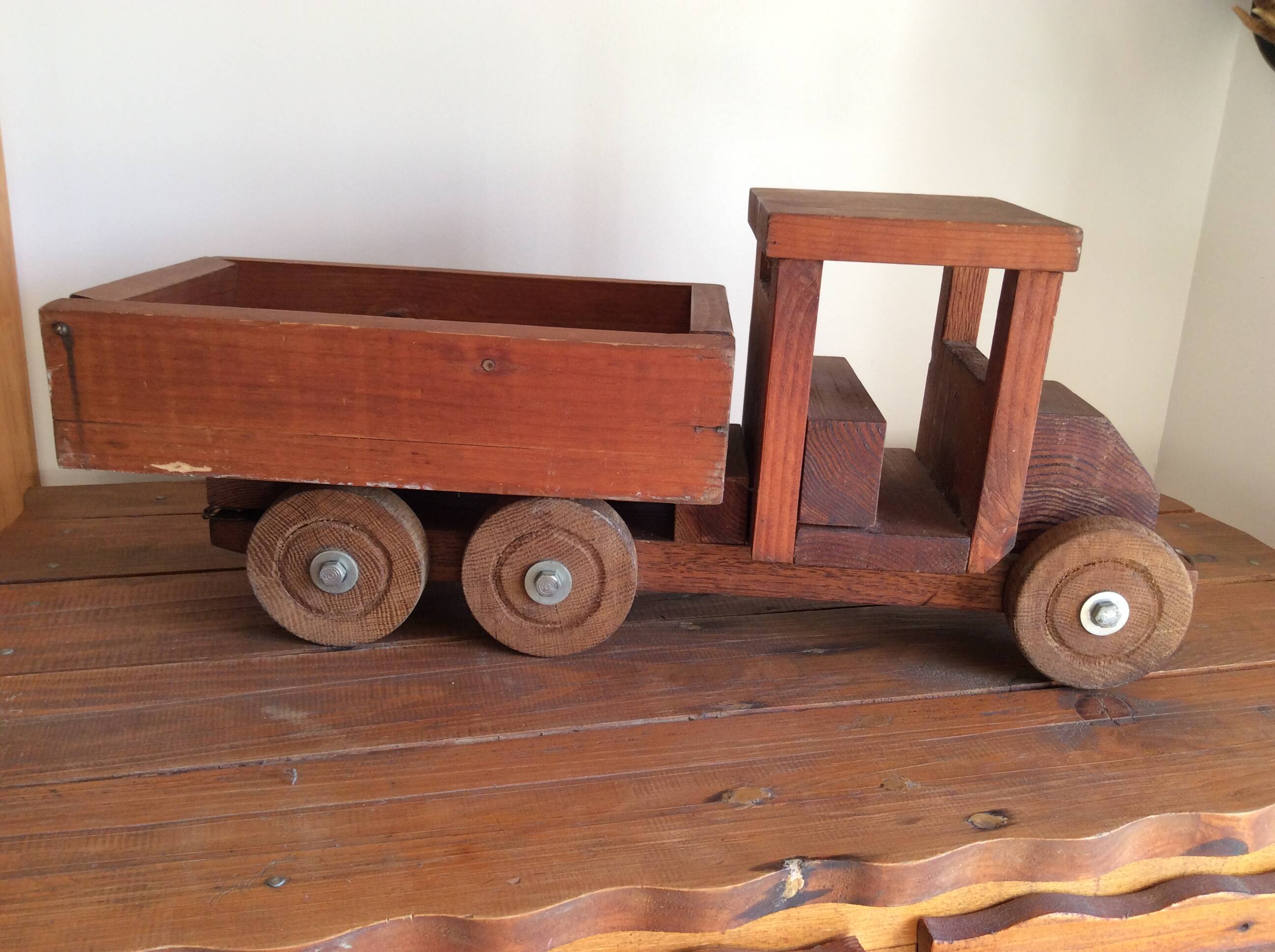 Camion en bois jouet enfant