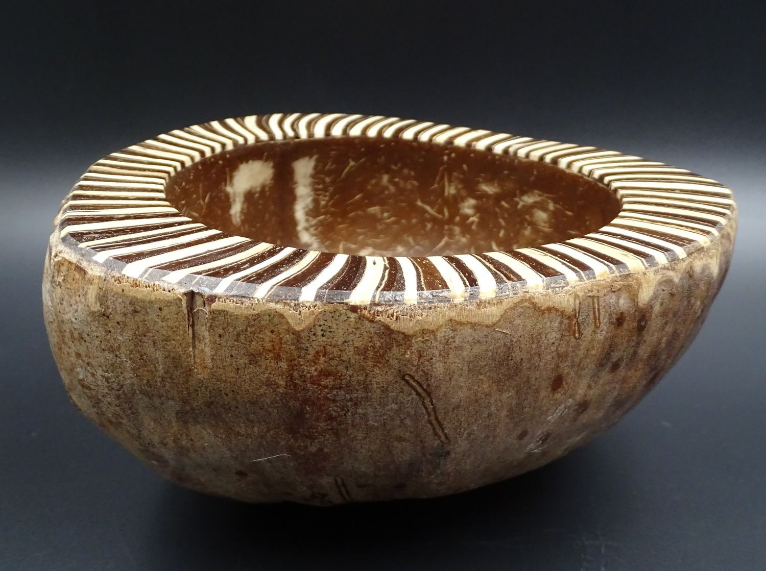 Coconut pocket - branding decoration on the edge