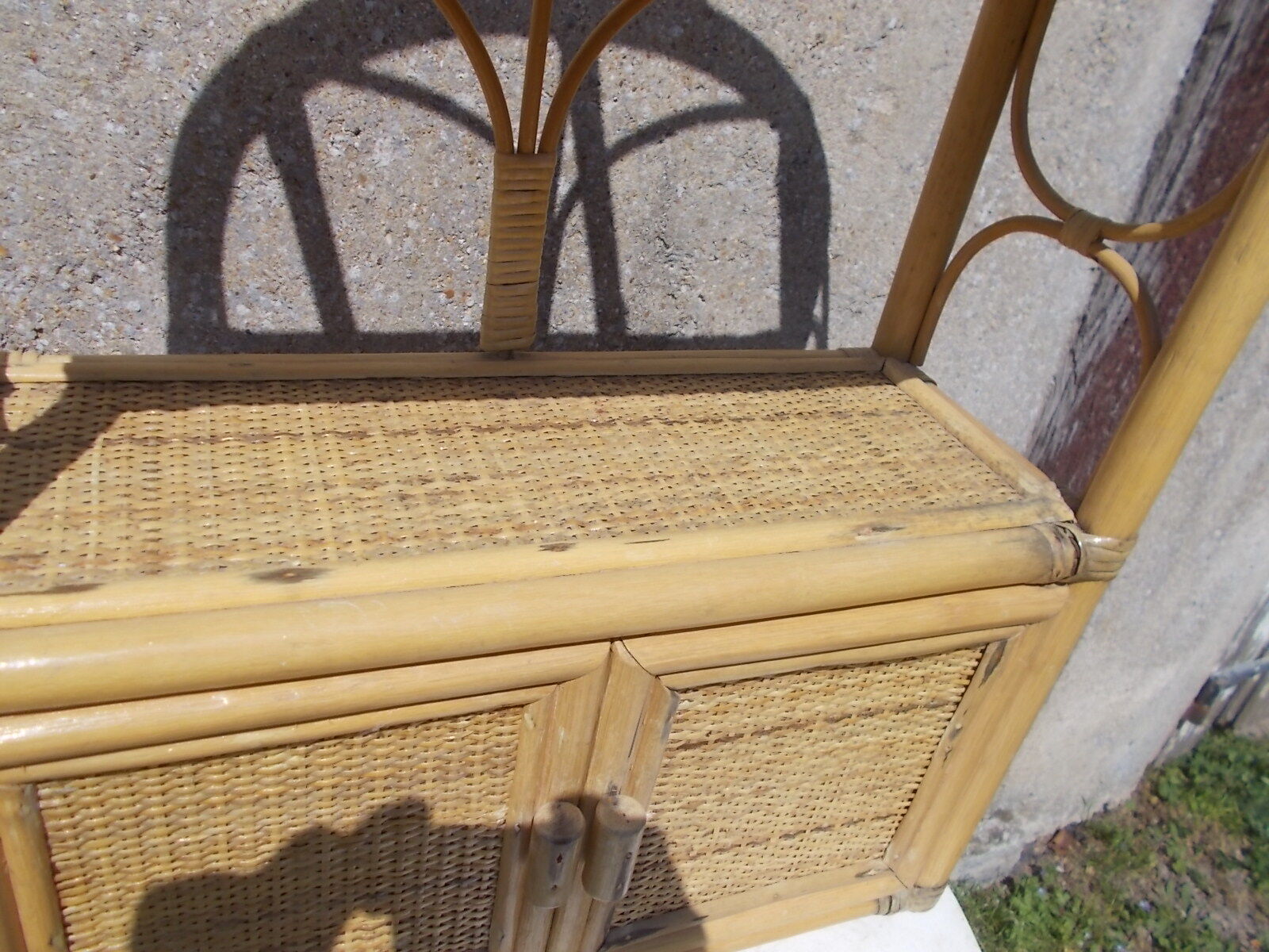 Wall or standing rattan shelf