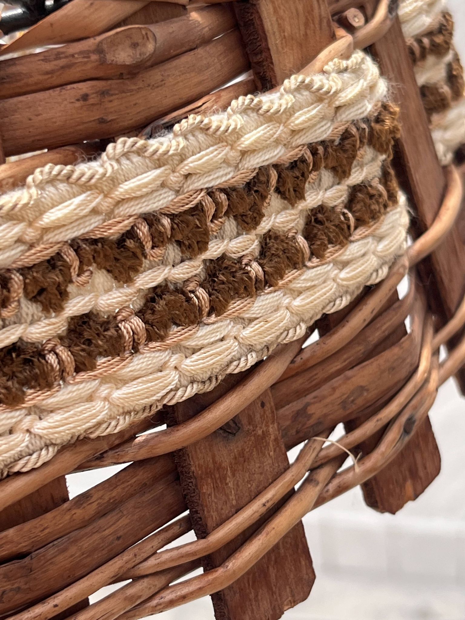 Suspension en bois et osier