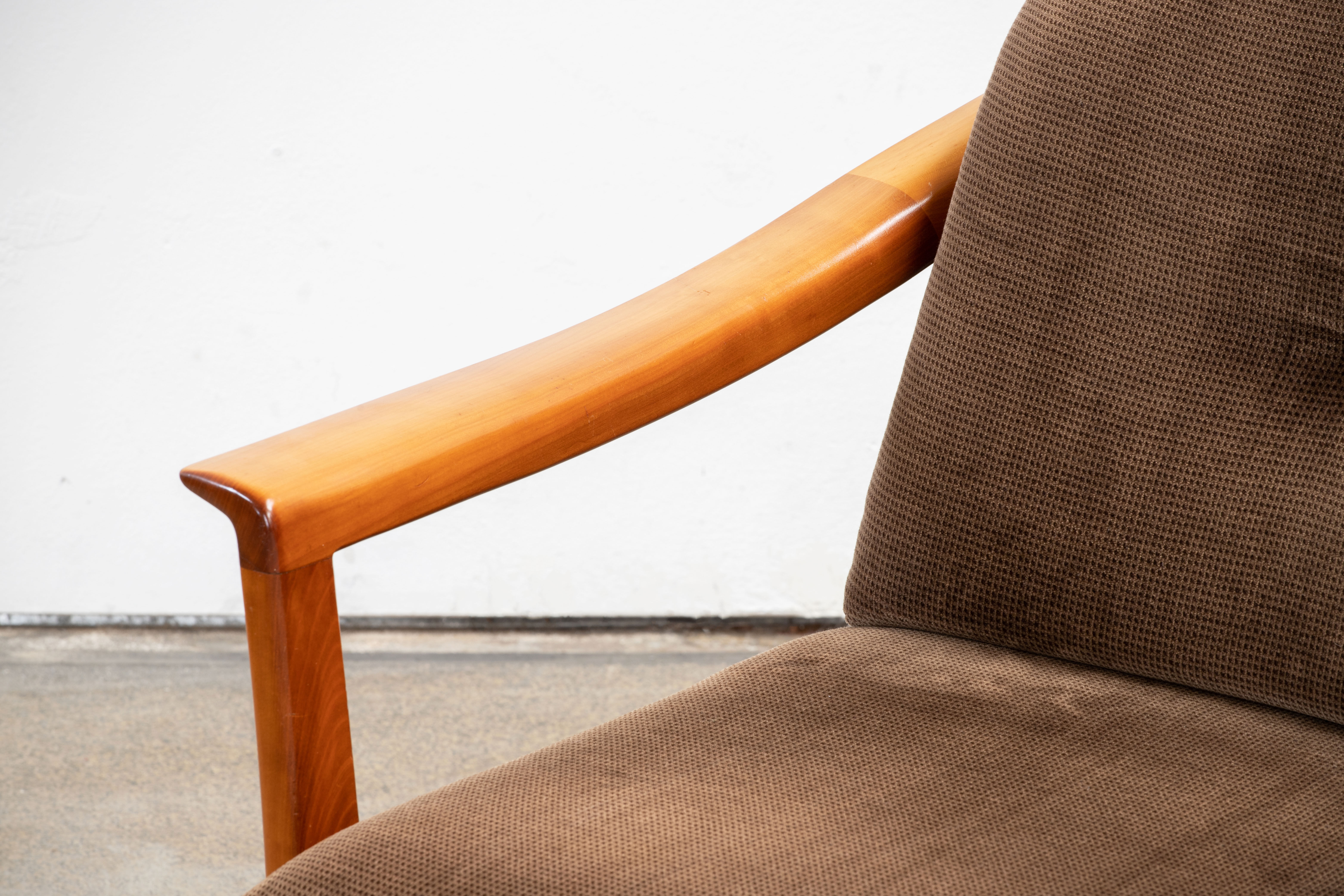 Vintage Scandinavian Sofa – 133 cm