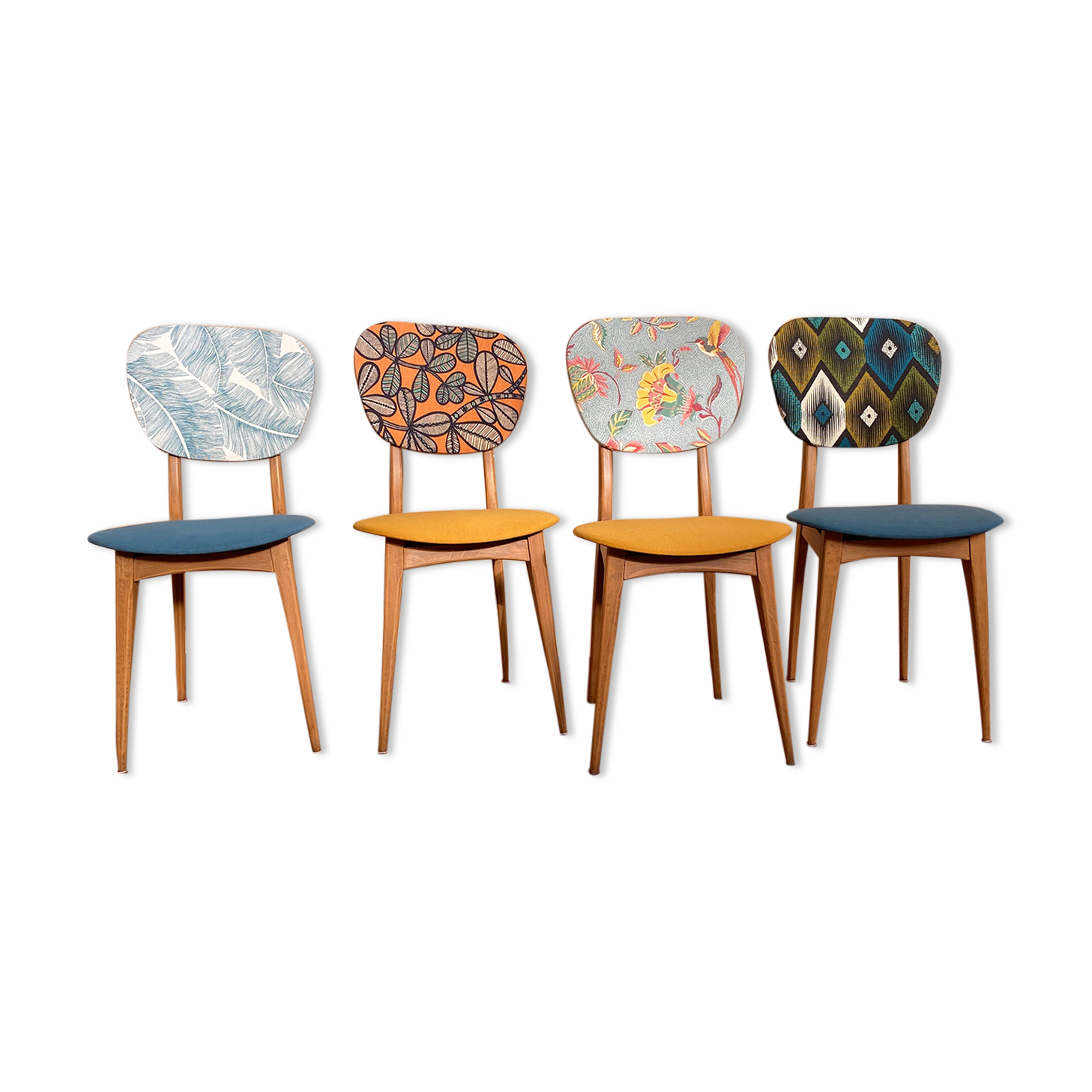 Suite of 4 vintage chairs