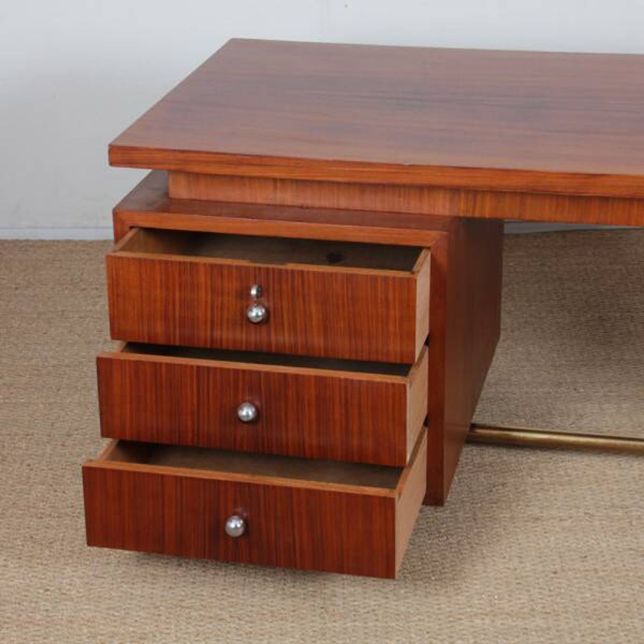 Modernist wooden desk, work from the 1940s.