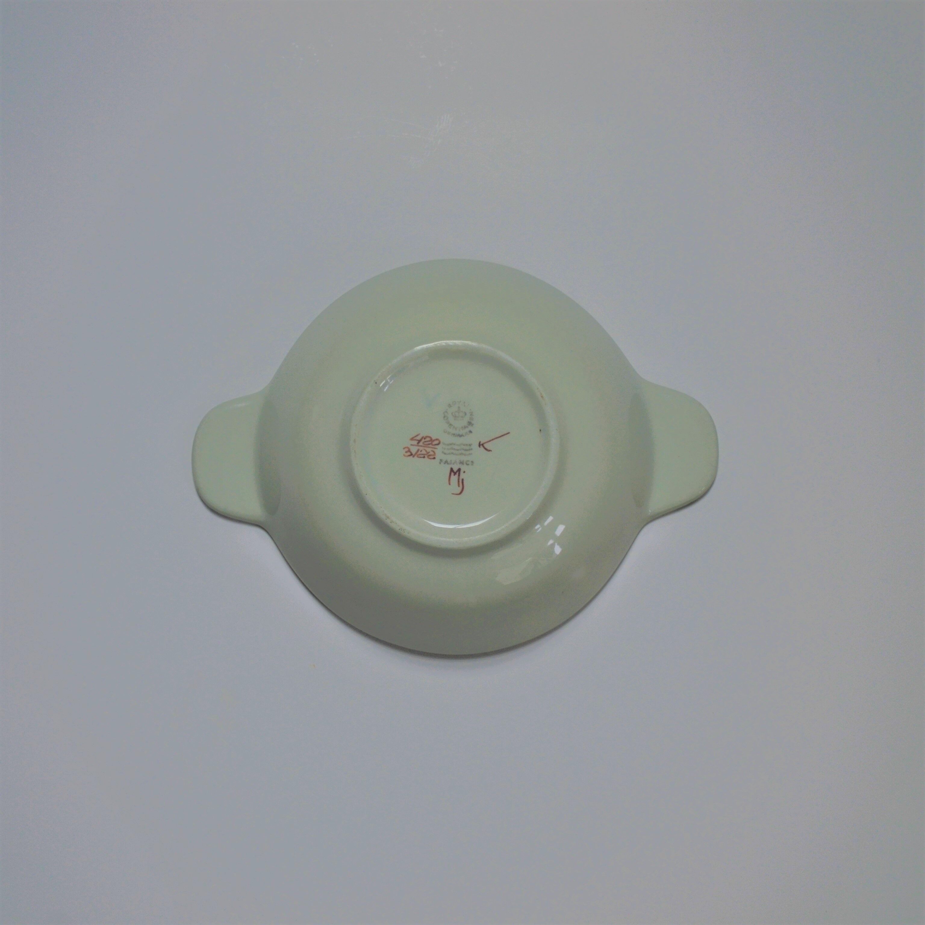 Round dish with tiled handle Tenera series by Marianne Johnson for Royal Copenhagen