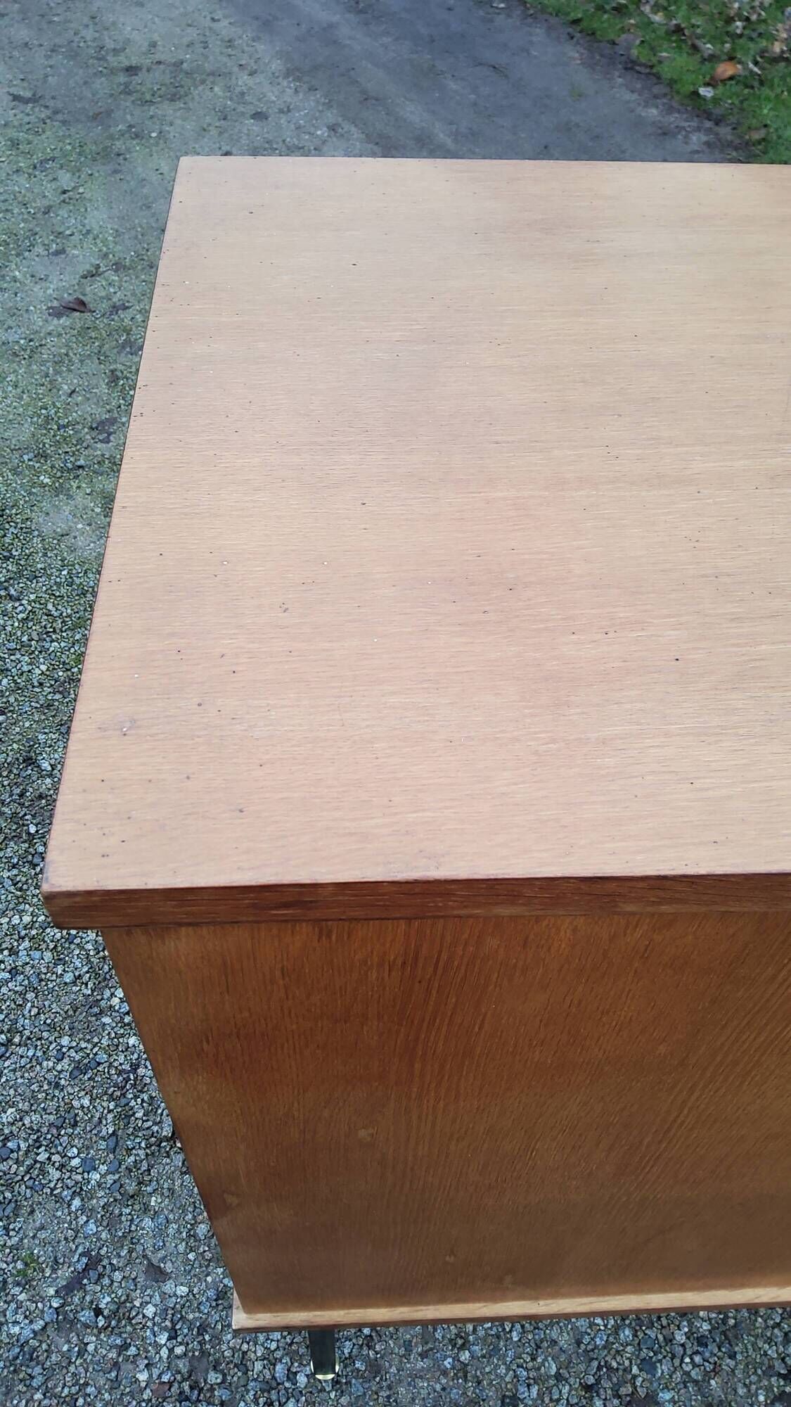 Buffet of the 60s in blond oak metal feet with square section