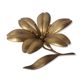 Brass ashtray fleur de lys with petals