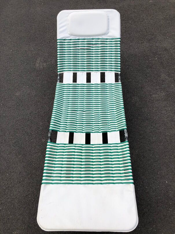 Beach lounger lounger