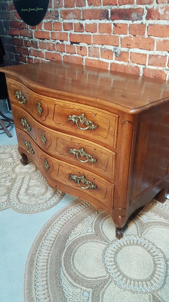 Louis xv style chest of drawers