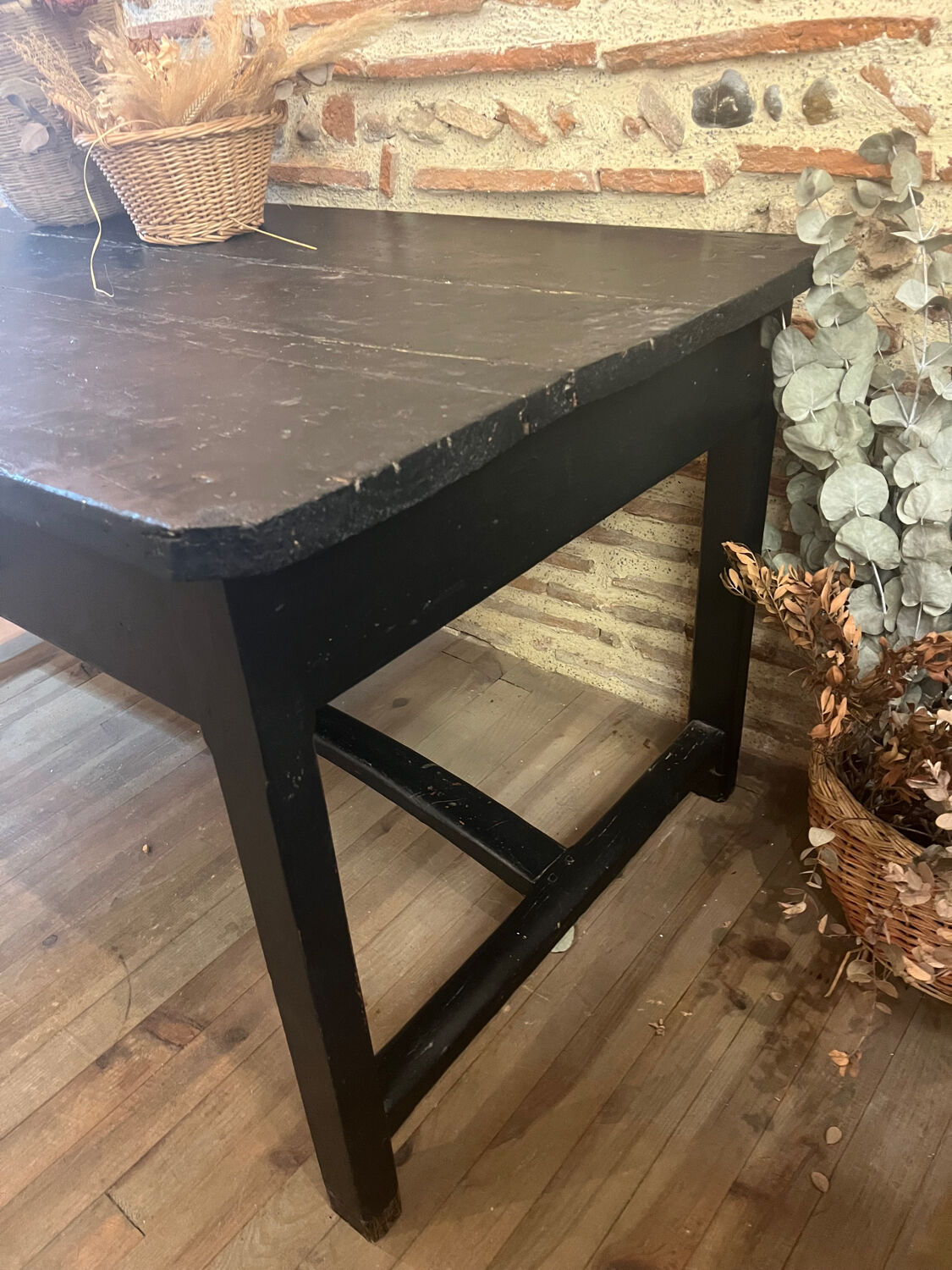 Farm table