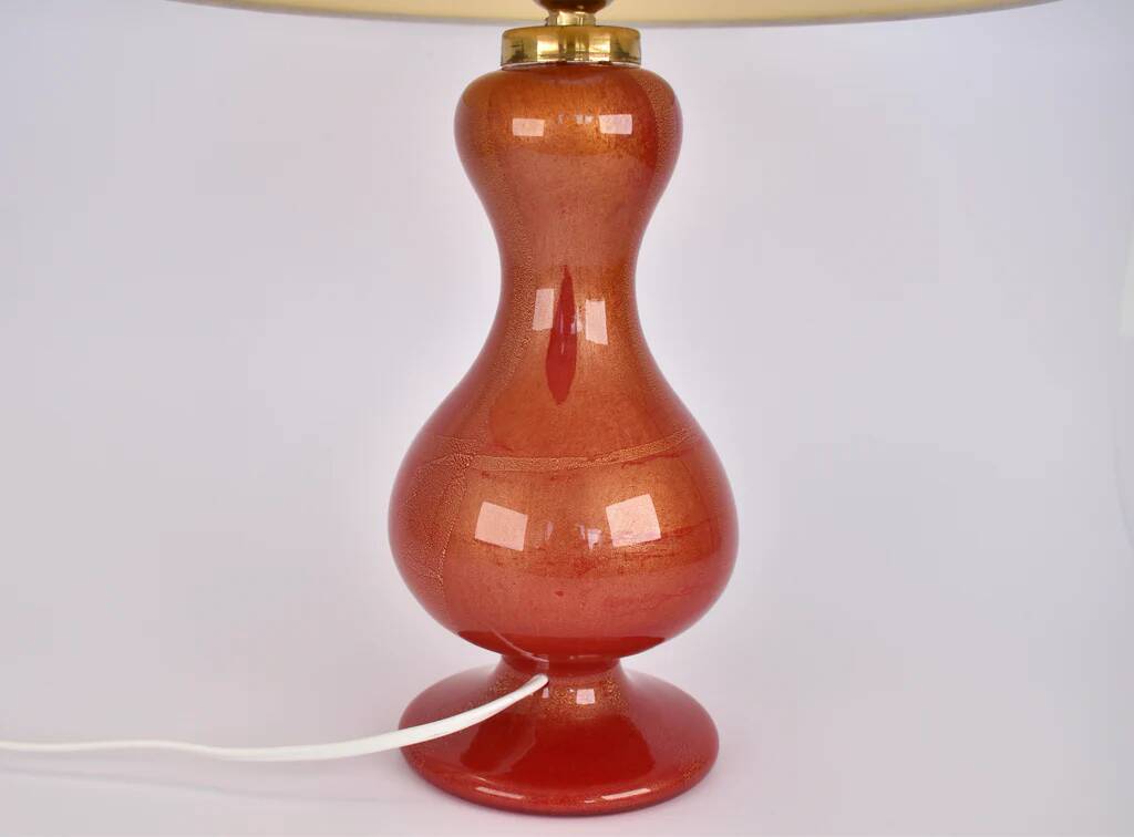 Lampe de table en verre Murano rouge et or, milieu du siècle