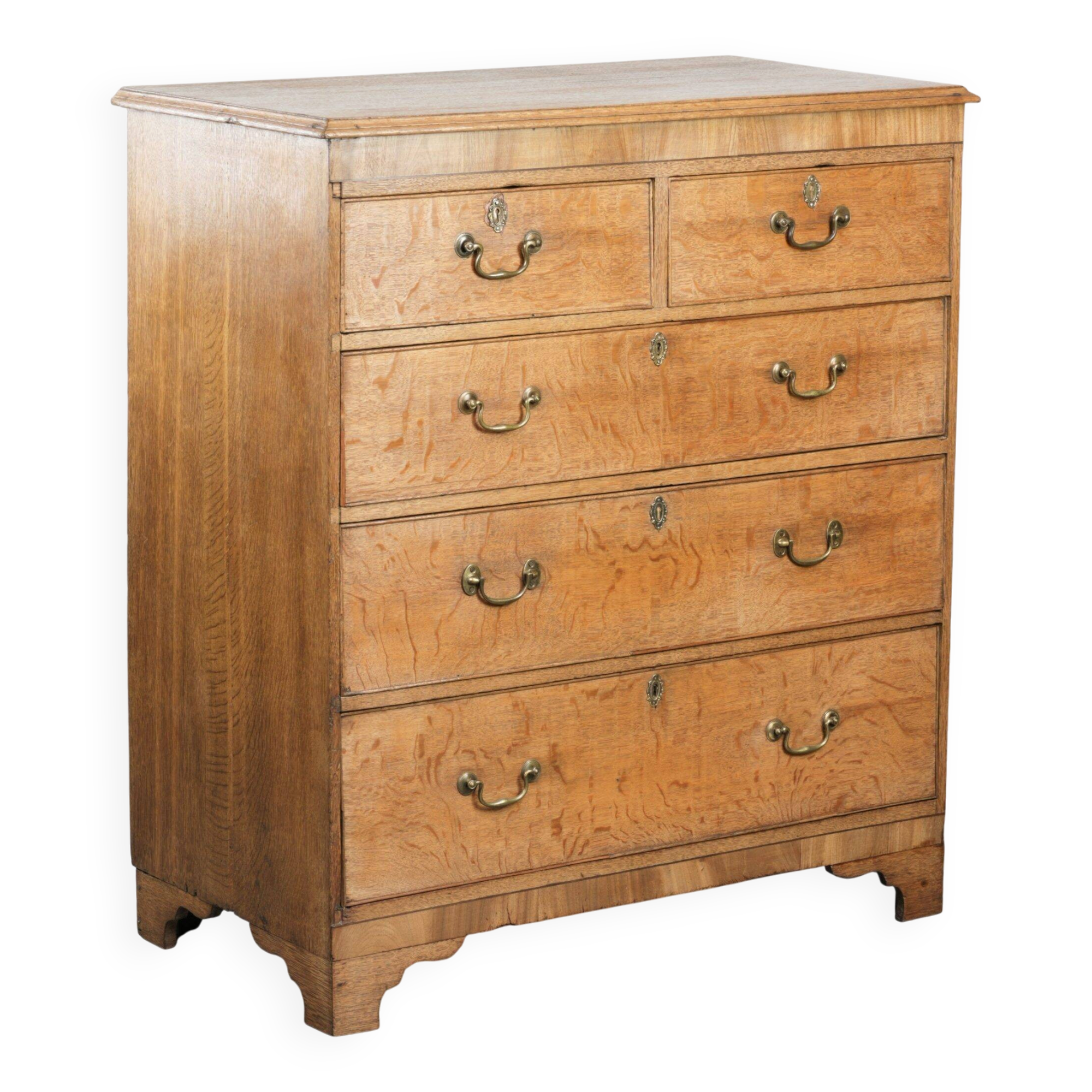 Large antique English blonde oak chest of drawers from the 18th century