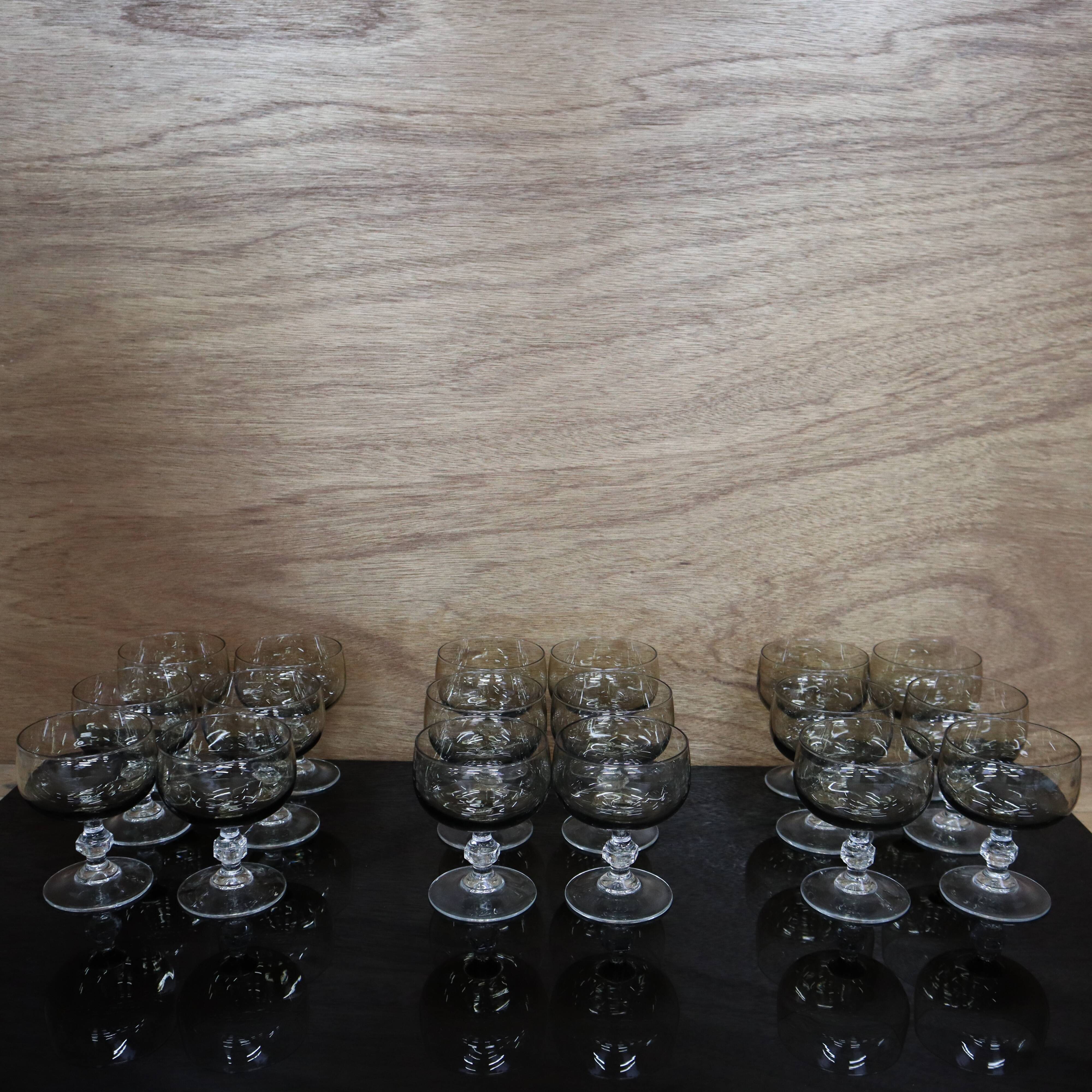6 Luminarc champagne glasses in smoked black glass "Domaine"