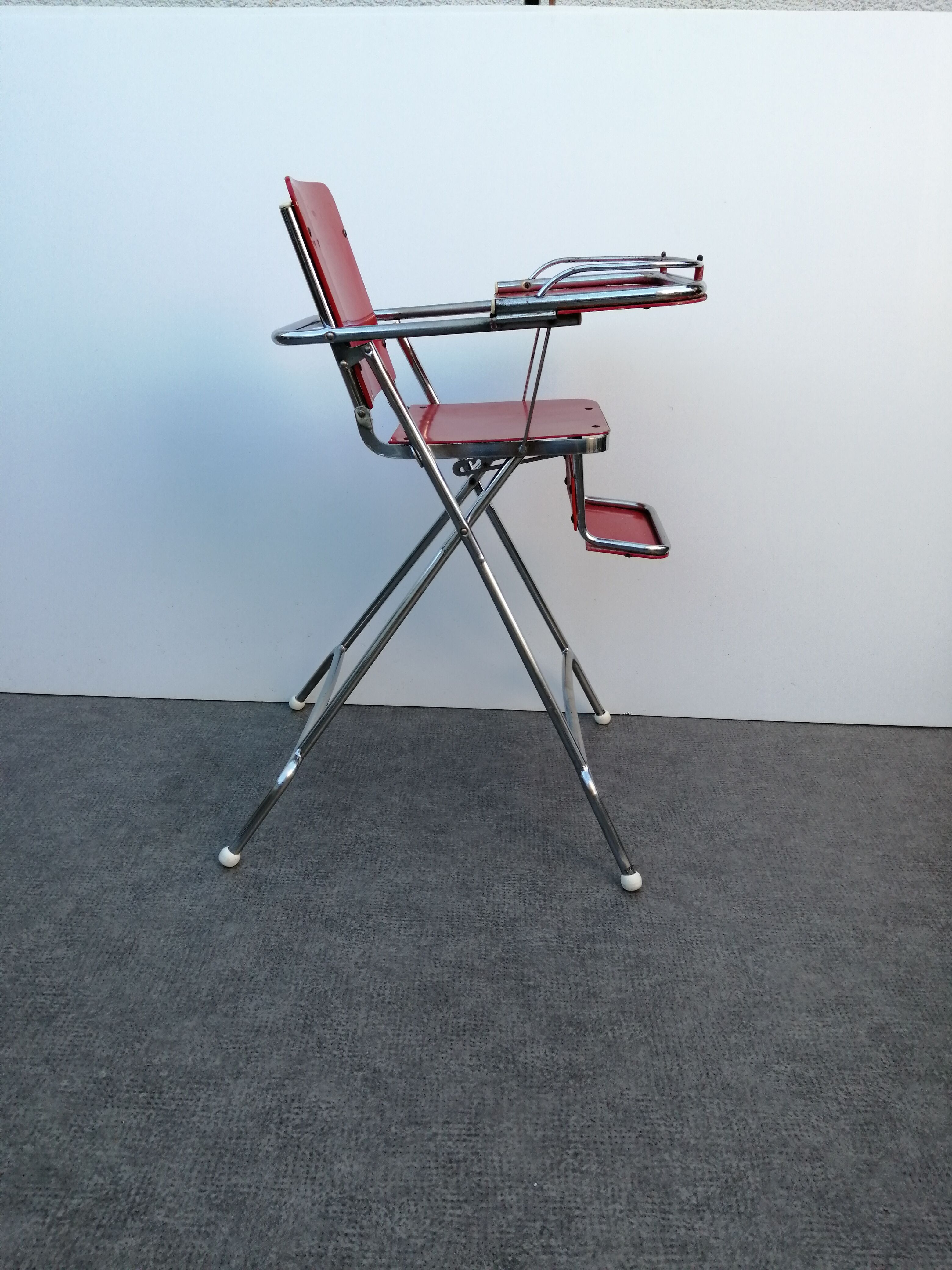 Chaise haute baby flash 1960 chromé et bois rouge