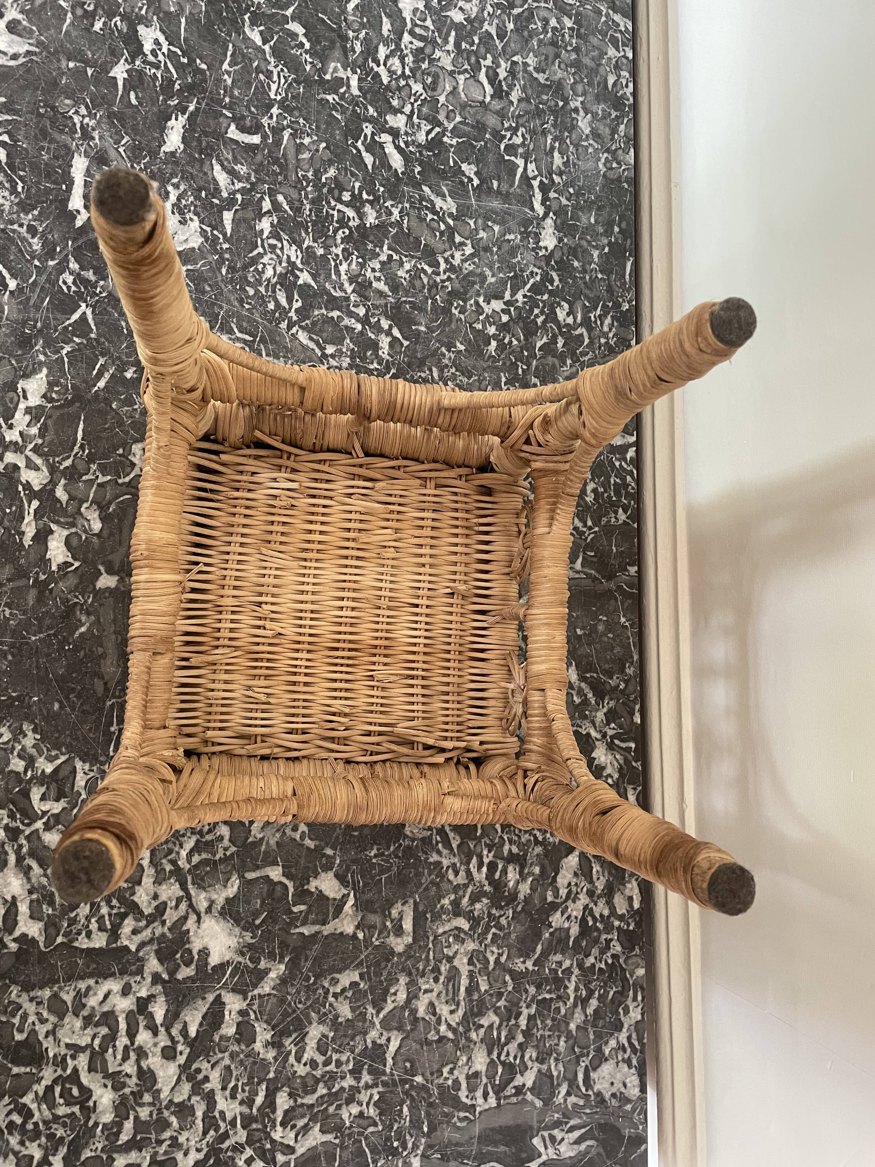 Tabouret en rotin peacock