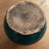 Vase en terre faïencée d’un magnifique émail bleu