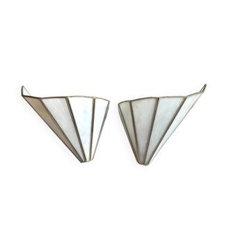 Pair of fan-shaped wall lights in glass paste and brass.