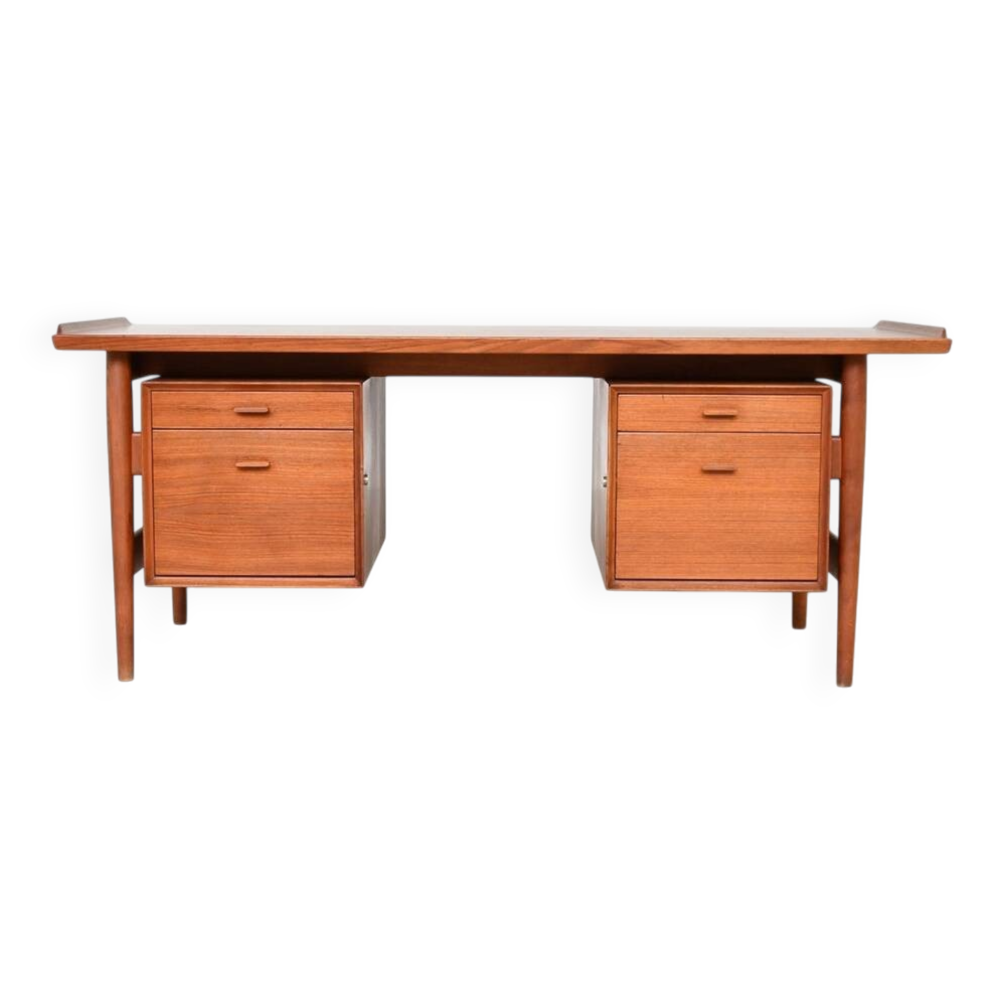 Arne Vodder writing desk model 207 in teak Sibast Denmark 1960