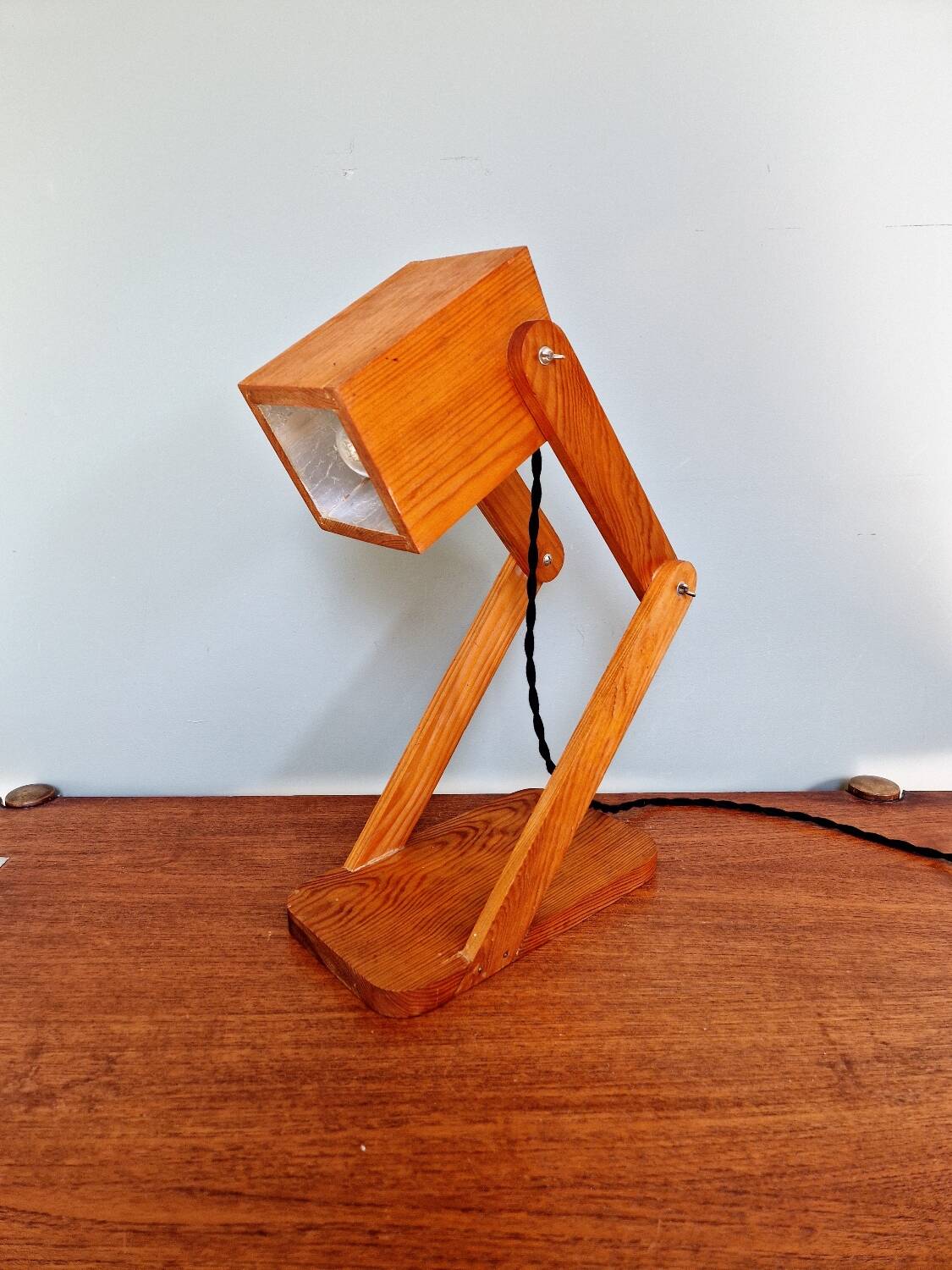 Articulated wooden desk lamp, 1960s-70s