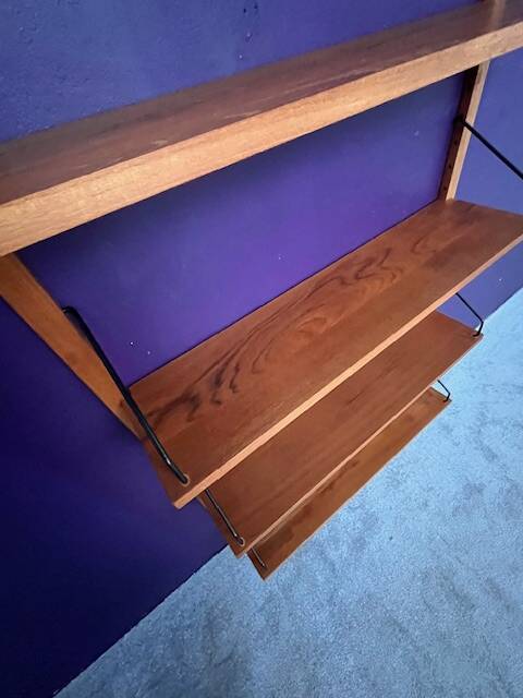 Modular shelving unit “Royal System” by Poul Cadovius, dating from the 1950s.