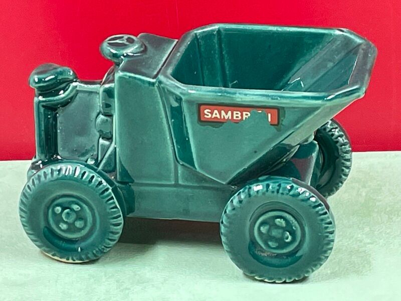 rare dumper ashtray in the shape of a mechanical wheelbarrow 'SAMBRON' ceramic