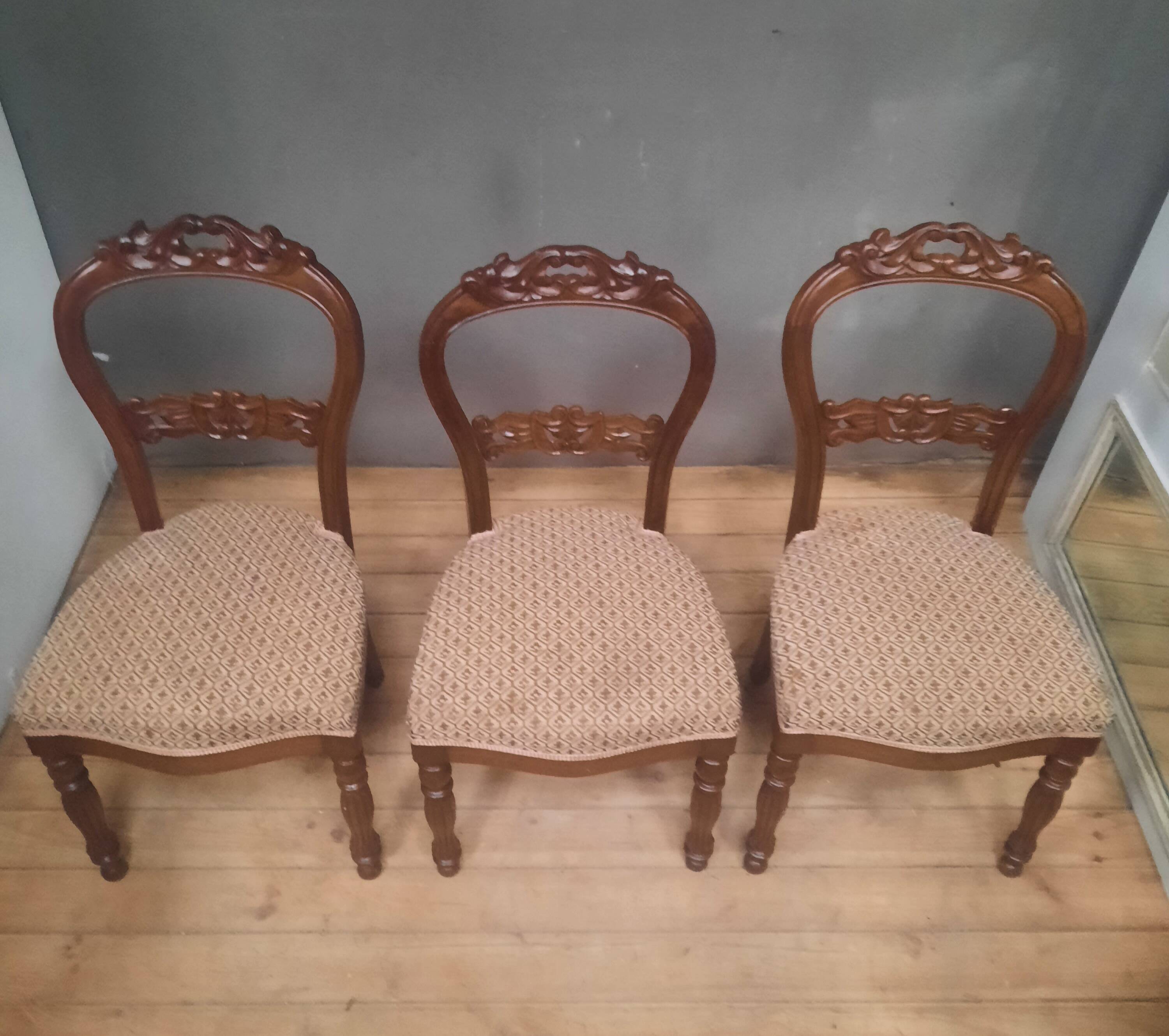 3 chaises Napoléon III  en acajou